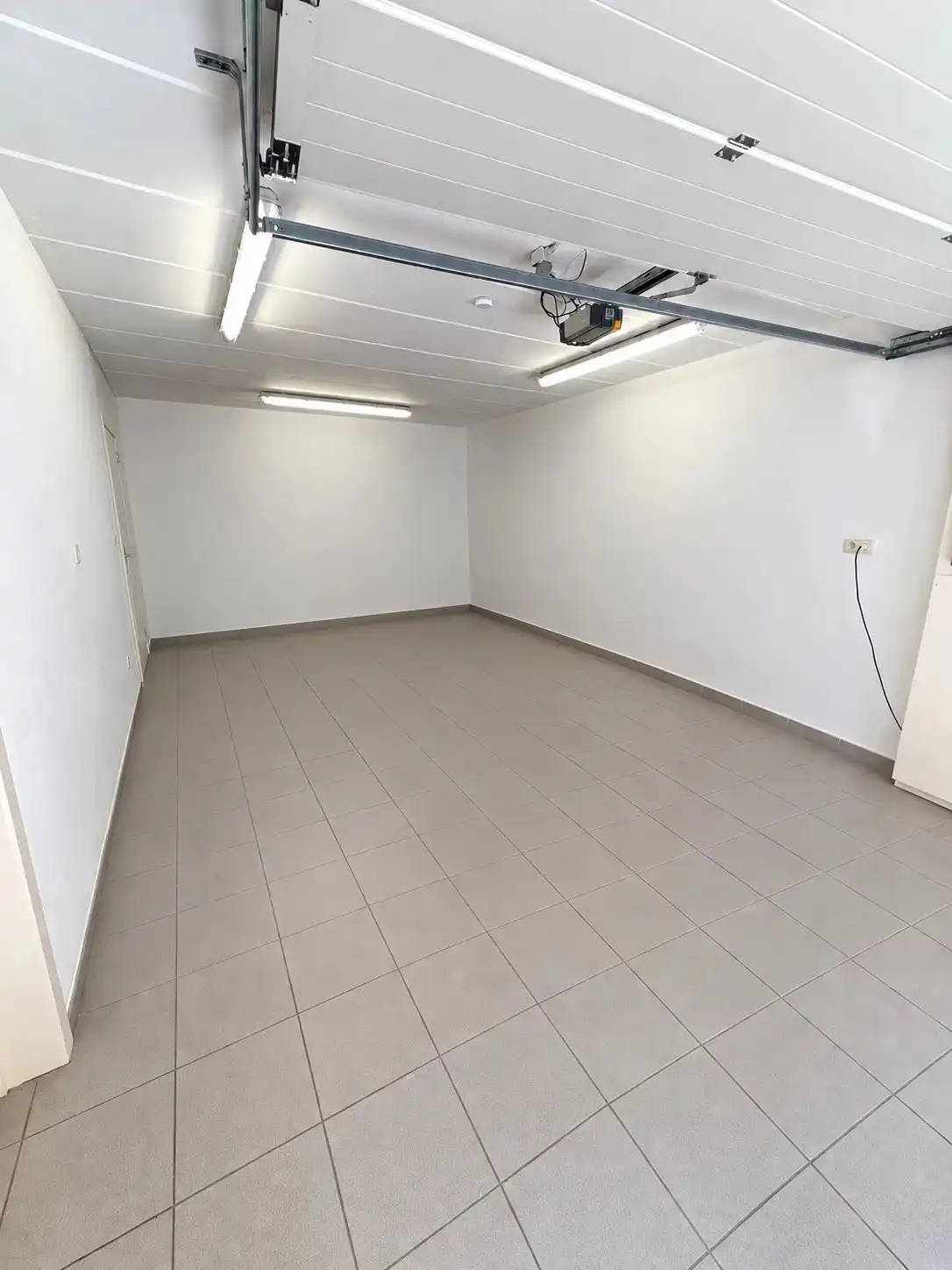 Te Huur : Verzorgde en ruime woning met 2 slaapkamers en garage in centrum Bilzen foto 20