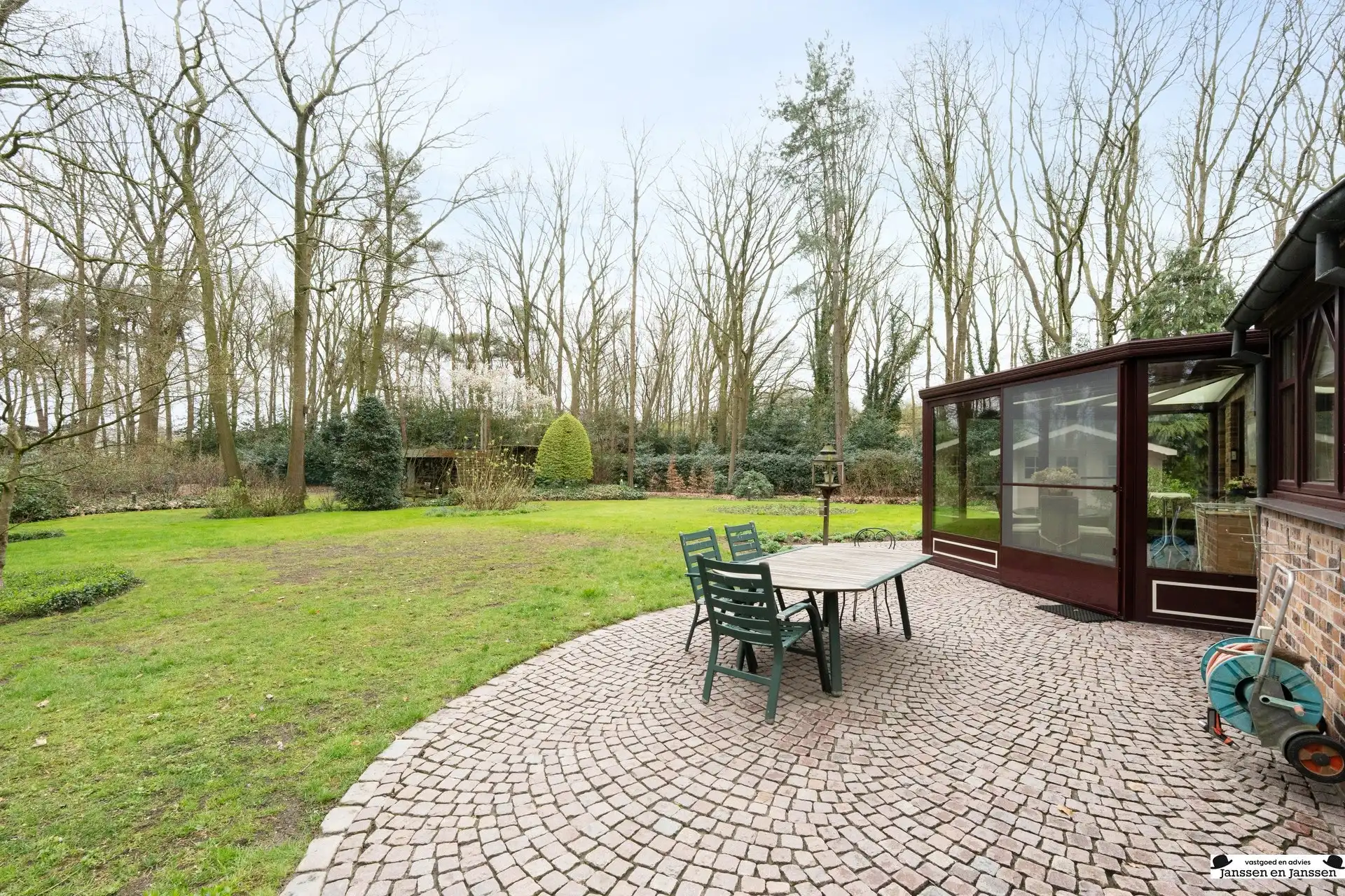 Karaktervolle villa op aan de Bredabaan te Gooreind  foto 25