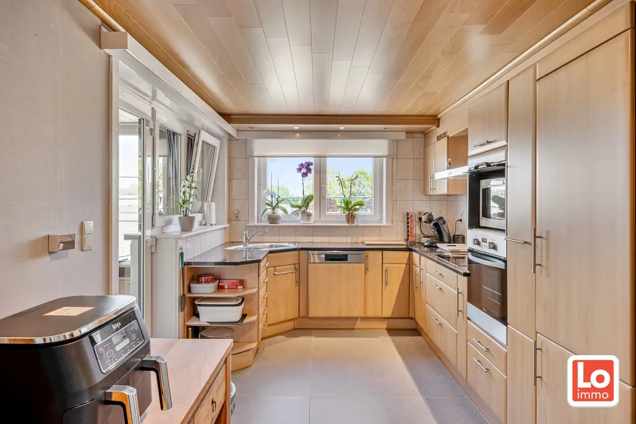 Landelijk gelegen half open woning met ruim bijgebouw (ca. 65m) en grote tuin met open zicht tussen Hijfte en Lochristi. foto 10