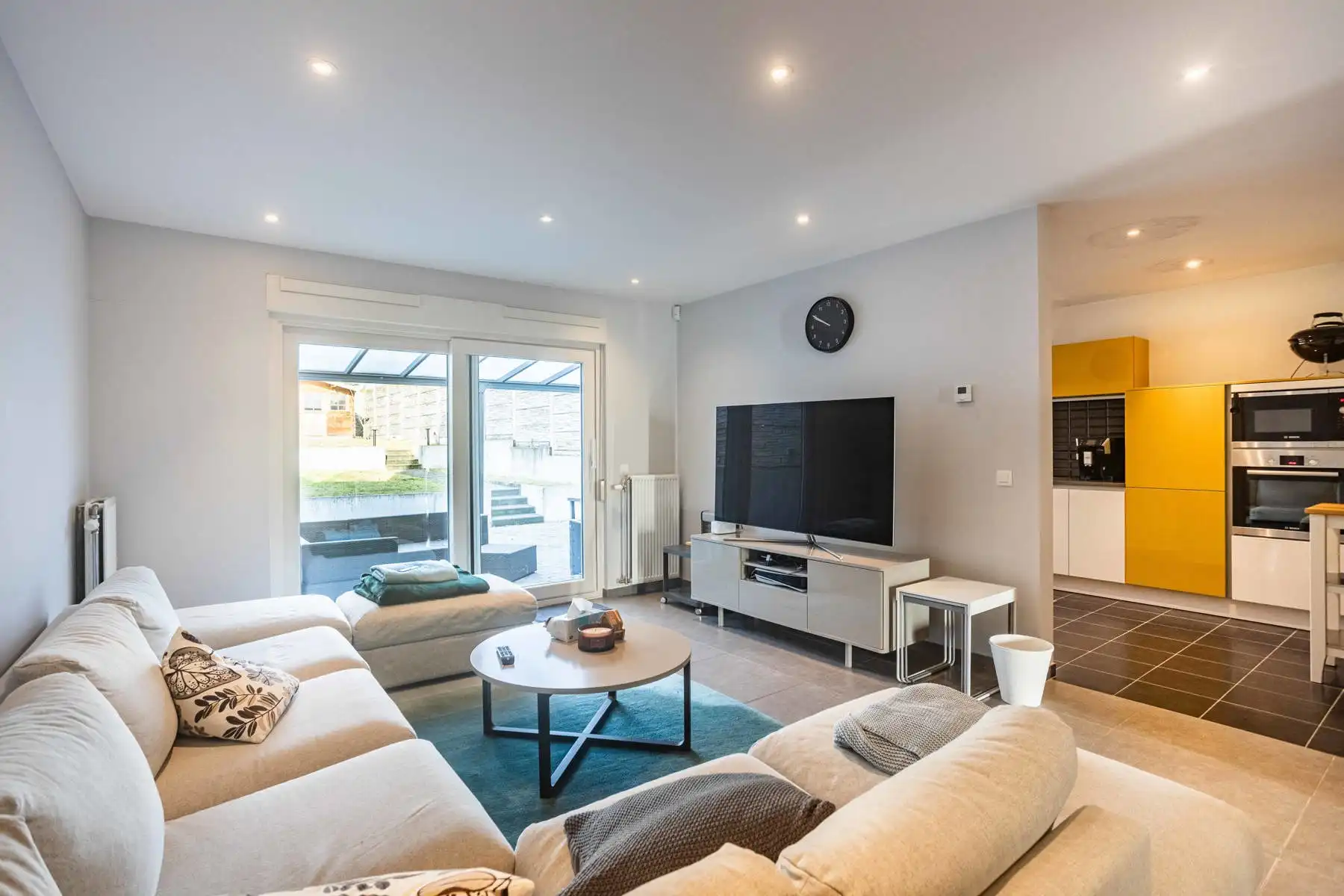 Instapklare recente woning met 5 slaapkamers en 3 badkamers! foto 5