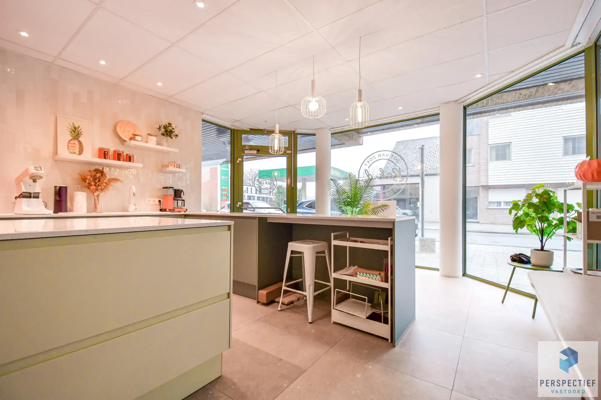 Handelspand/appartement met sterke commerciële uitstraling in Knesselare foto 3