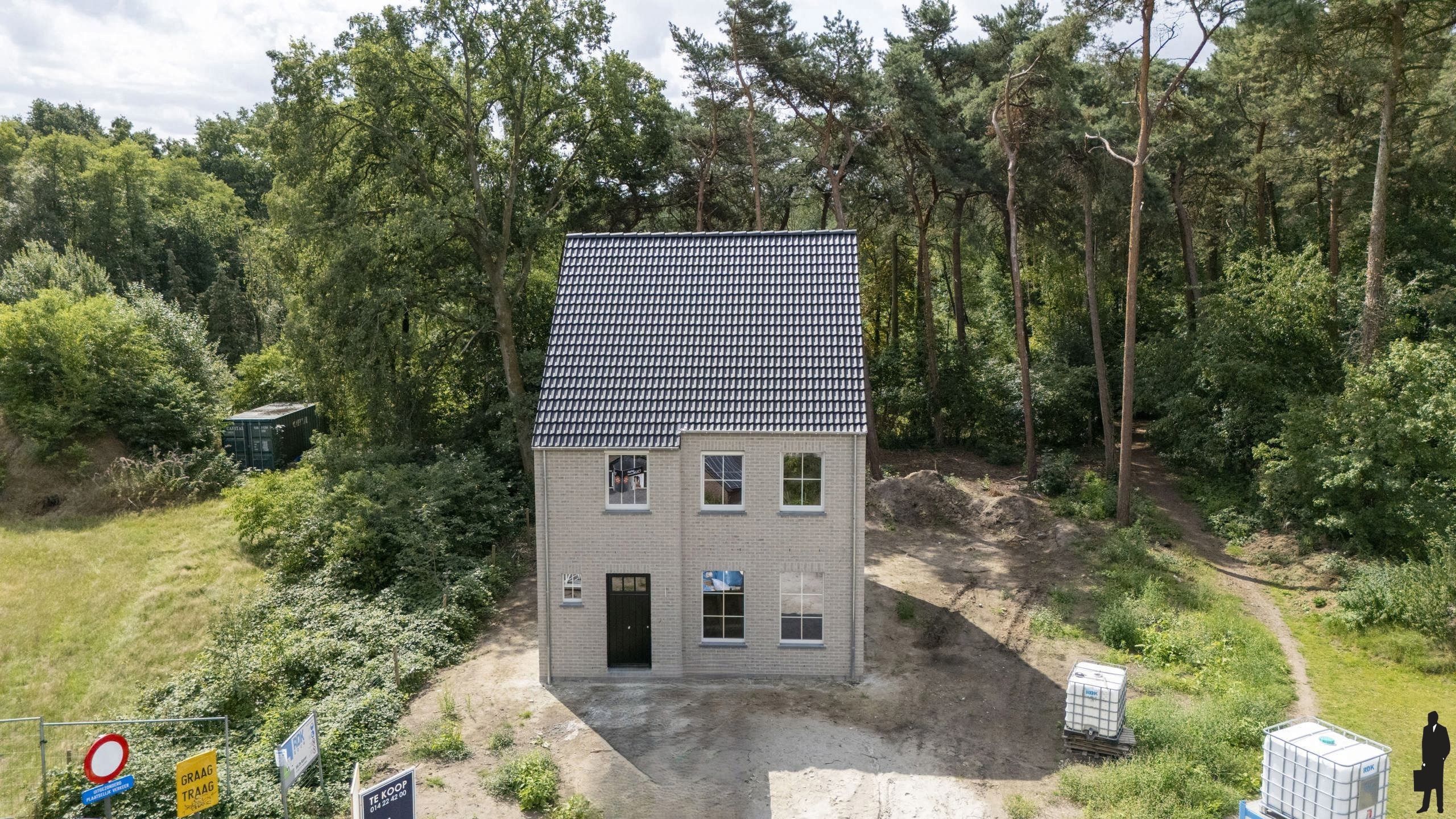 Nieuwbouwwoning met 3 slpk. op perceel van ca. 605m² foto 2