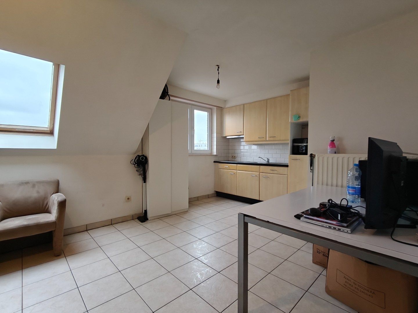 Gezellige studio te huur in het centrum van Lokeren! foto 3