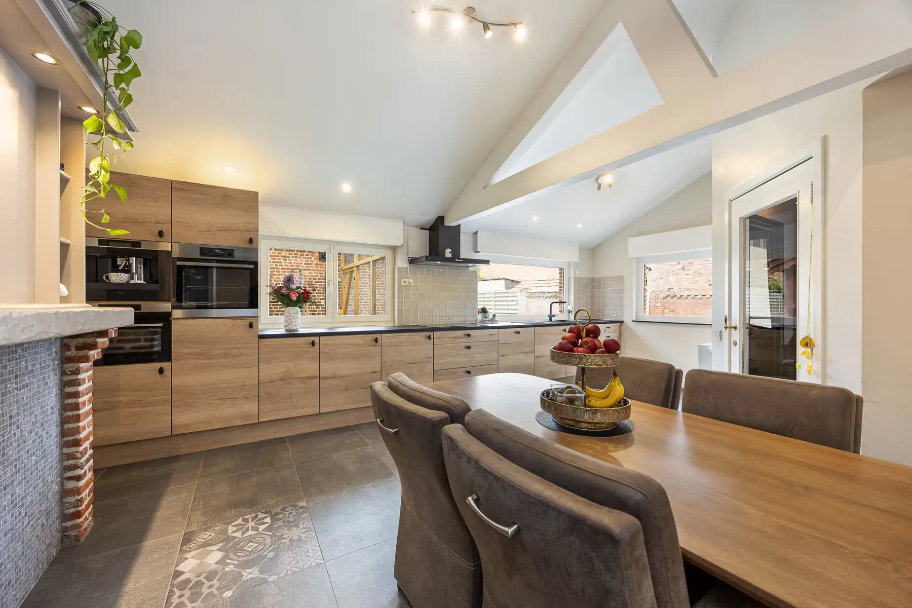 Charmant gerenoveerde woning met 3 à 4 slaapkamers in Beerse foto 7