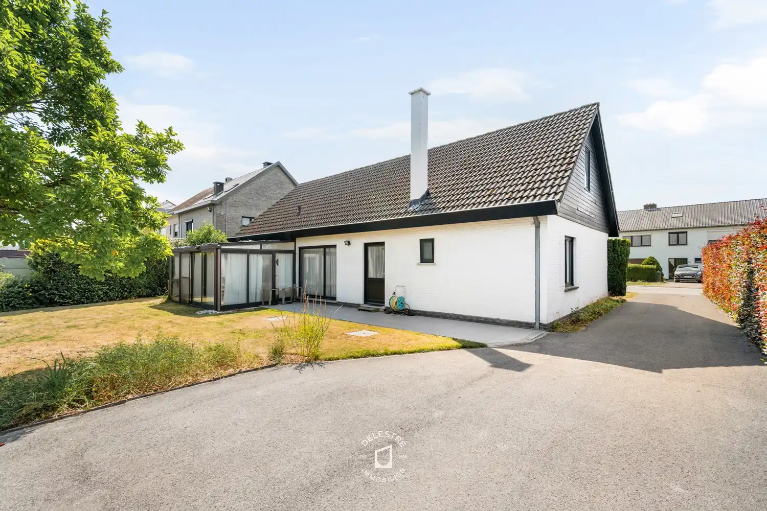 RUIME WONING met garage voor 2 wagens en grote tuin op centrale ligging in Welle foto 3