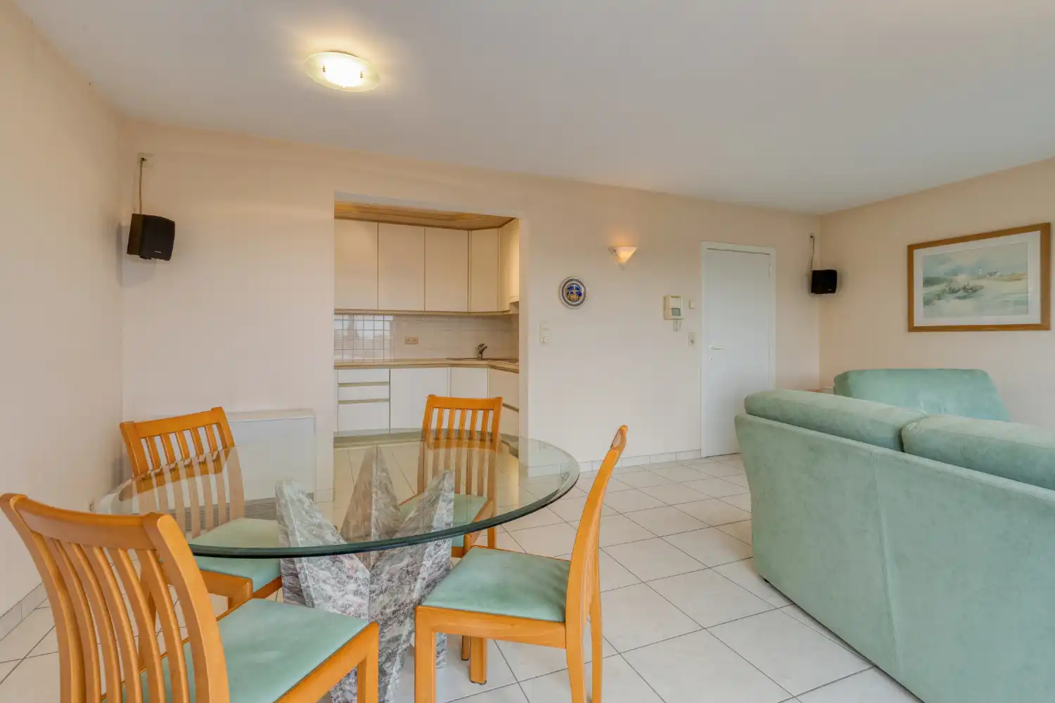 Appartement met zonnig terras, ruime zolderkamer en prachtig zicht! foto 5