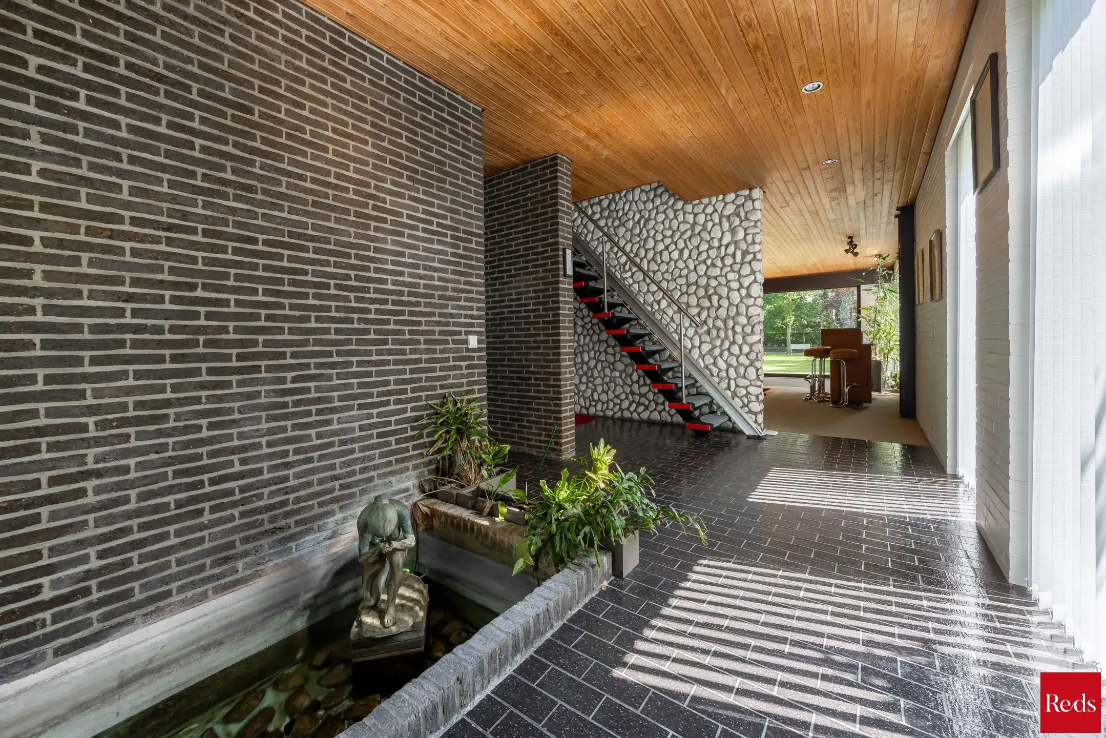 Karaktervolle villa met mooie tuin op toplocatie in Kapellen foto 3