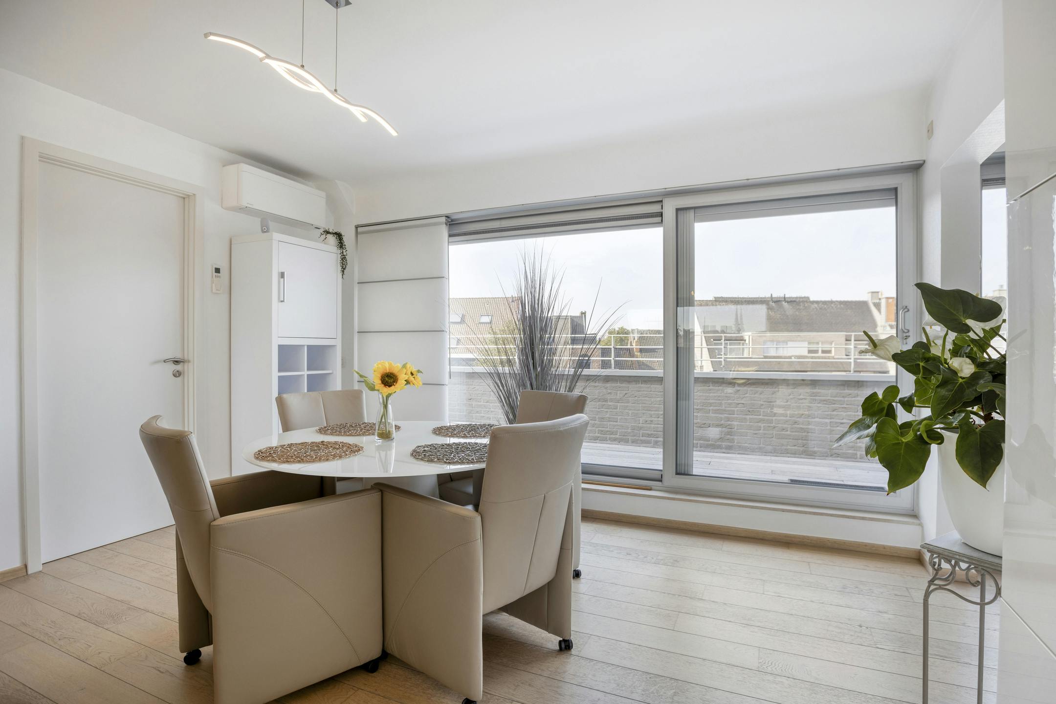 Een uniek duplex-penthouse te koop in het hart van Poperinge foto 9