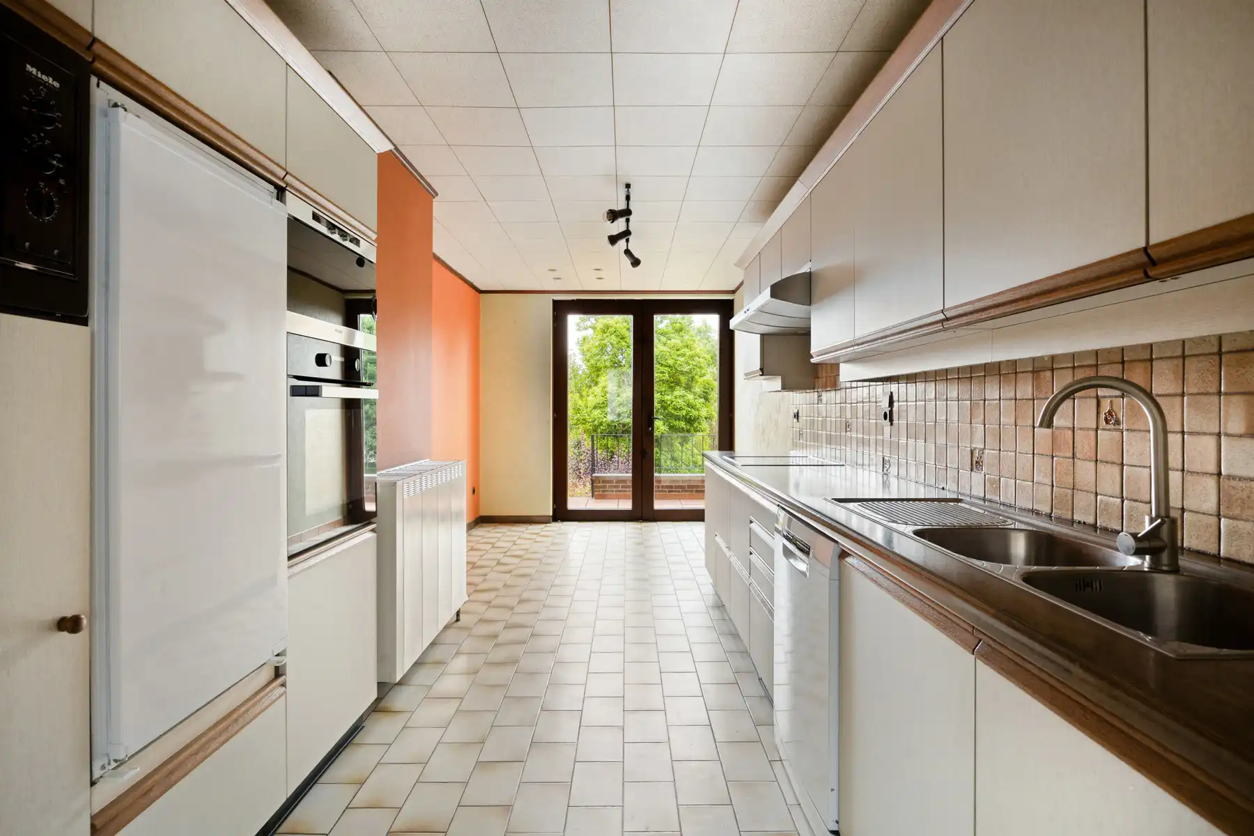 Leemans Immobiliën biedt u deze ruime bel-etagewoning te huur aan in Zellik. foto 11