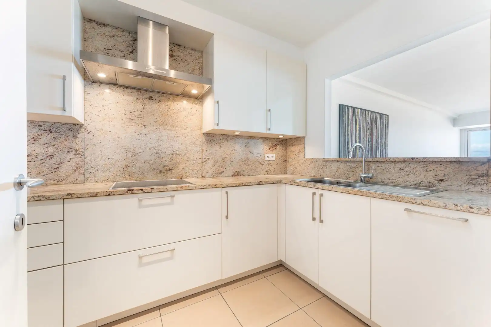 Mooi ruim appartement met 3 slk's op de Zeedijk in het Zoute foto 5