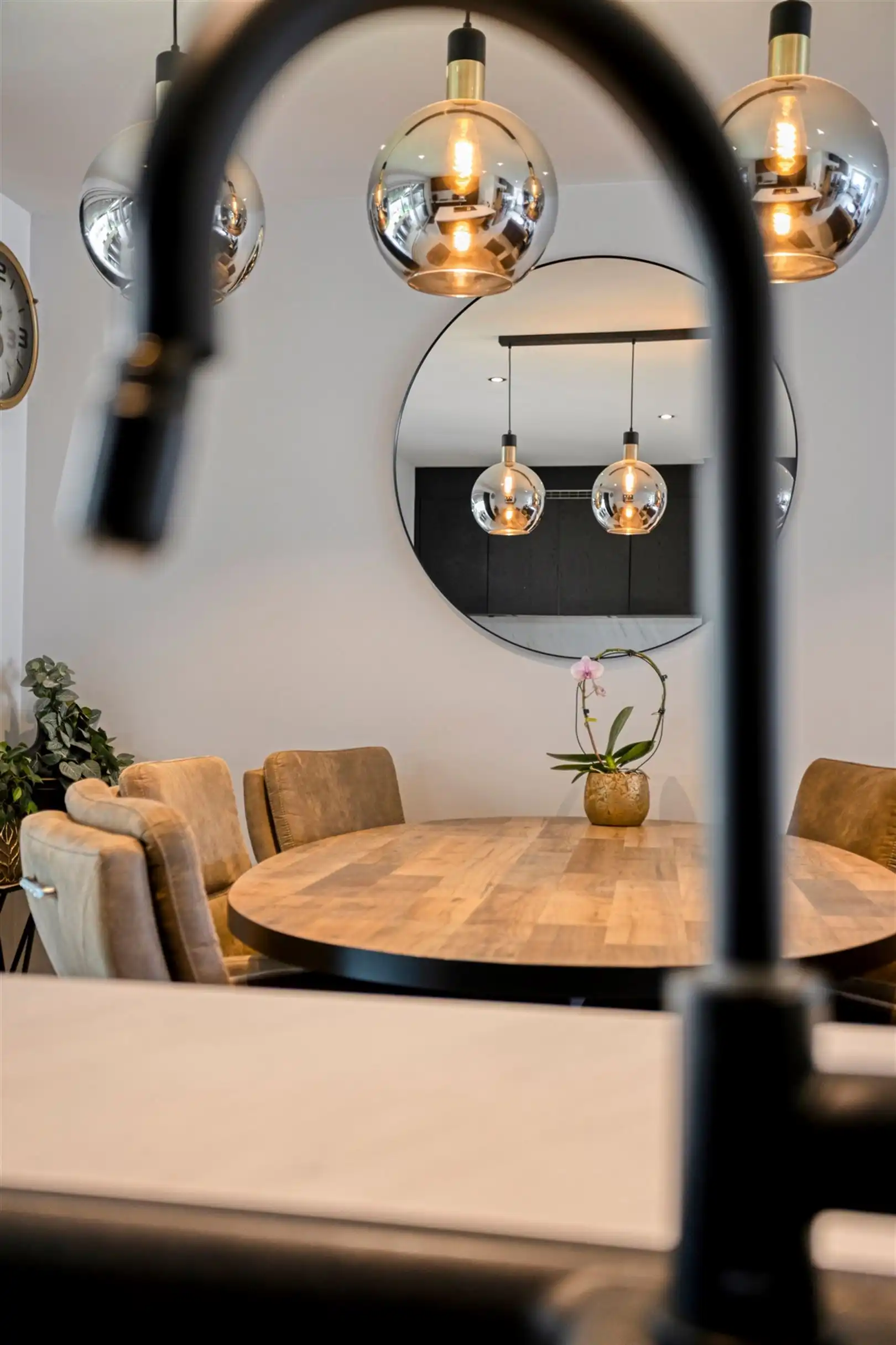 Prachtige INSTAPKLARE gezinswoning met 4 slaapkamers foto 9