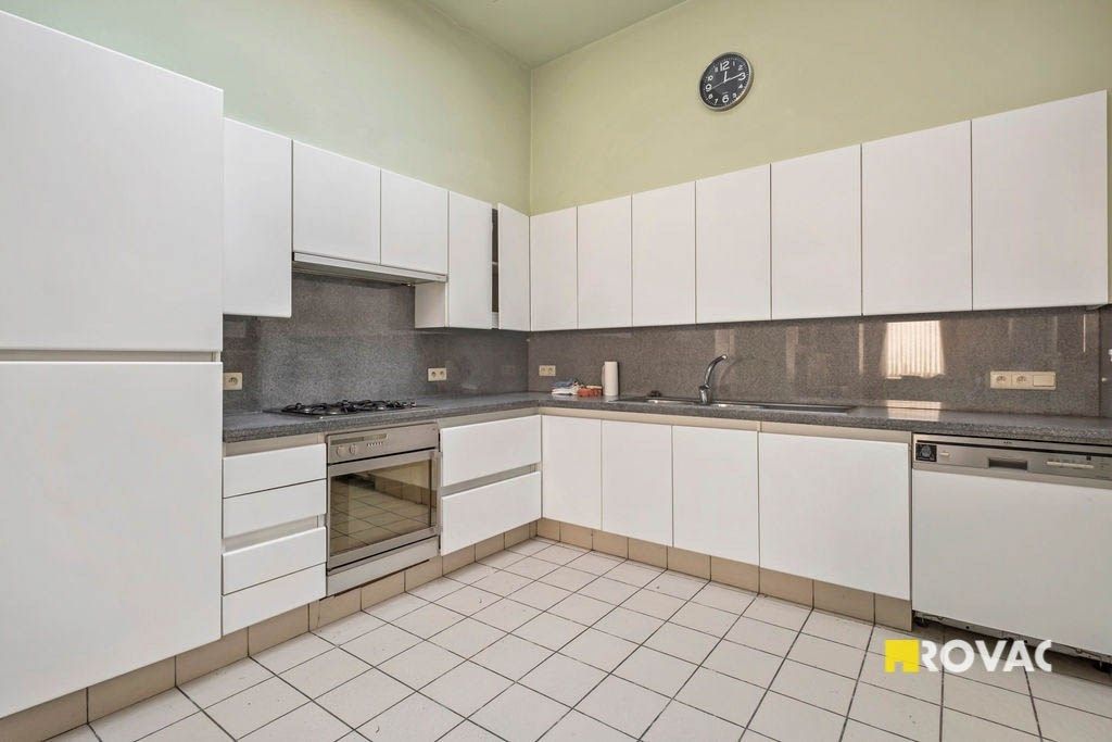 Zeer ruime woning met handelsmogelijkheden foto 12