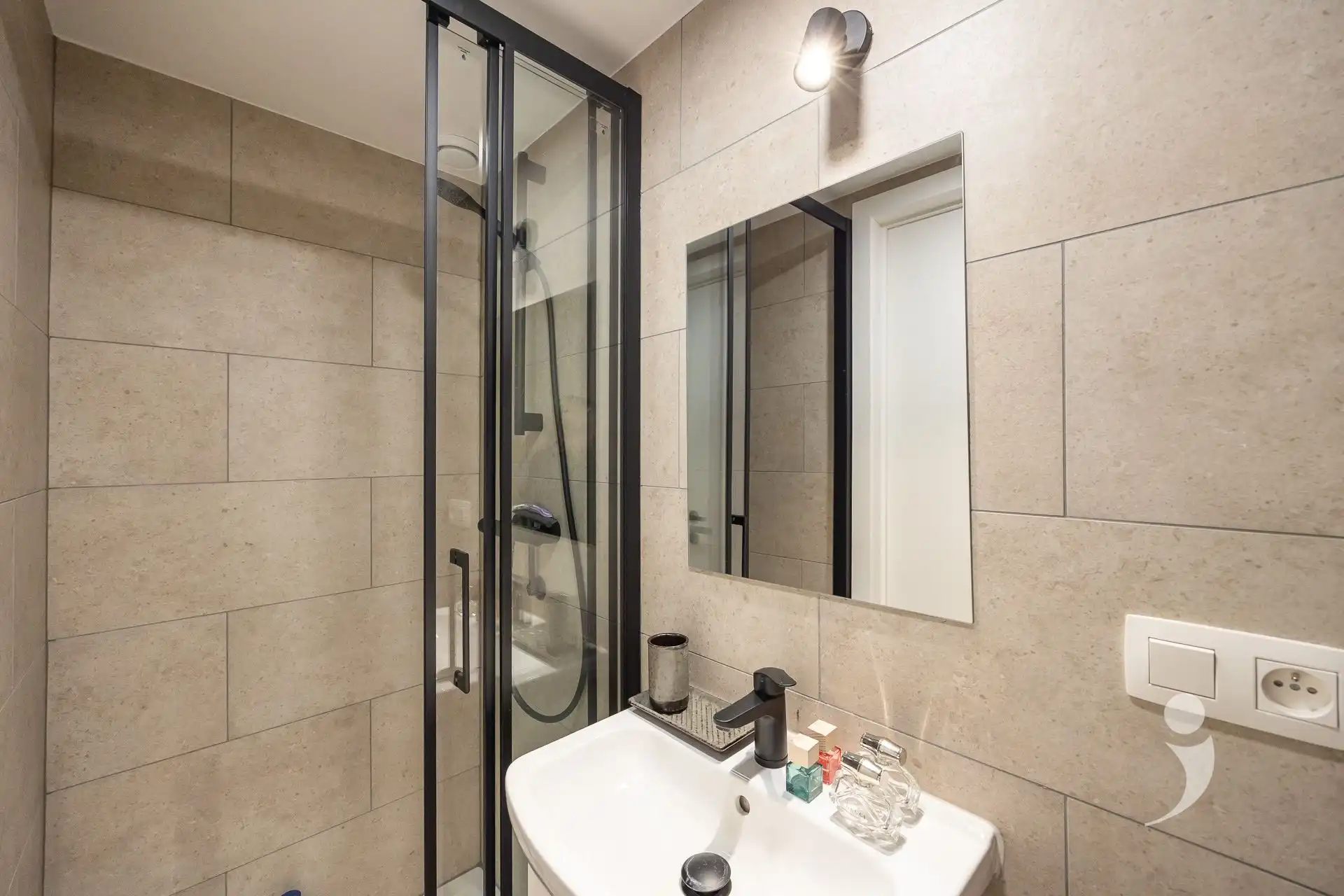 High-end studentenkamer in centrum Leuven foto 9