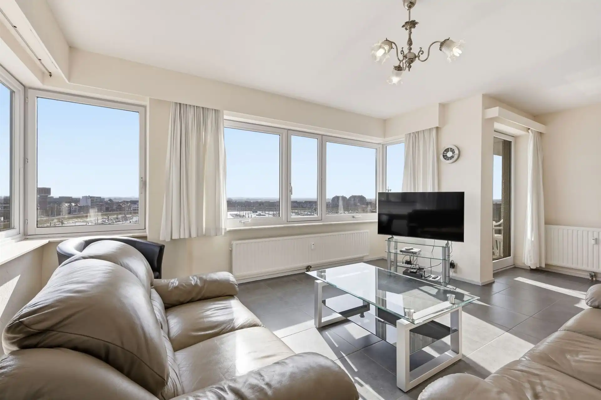 Appartement foto {{pictureIndex}}