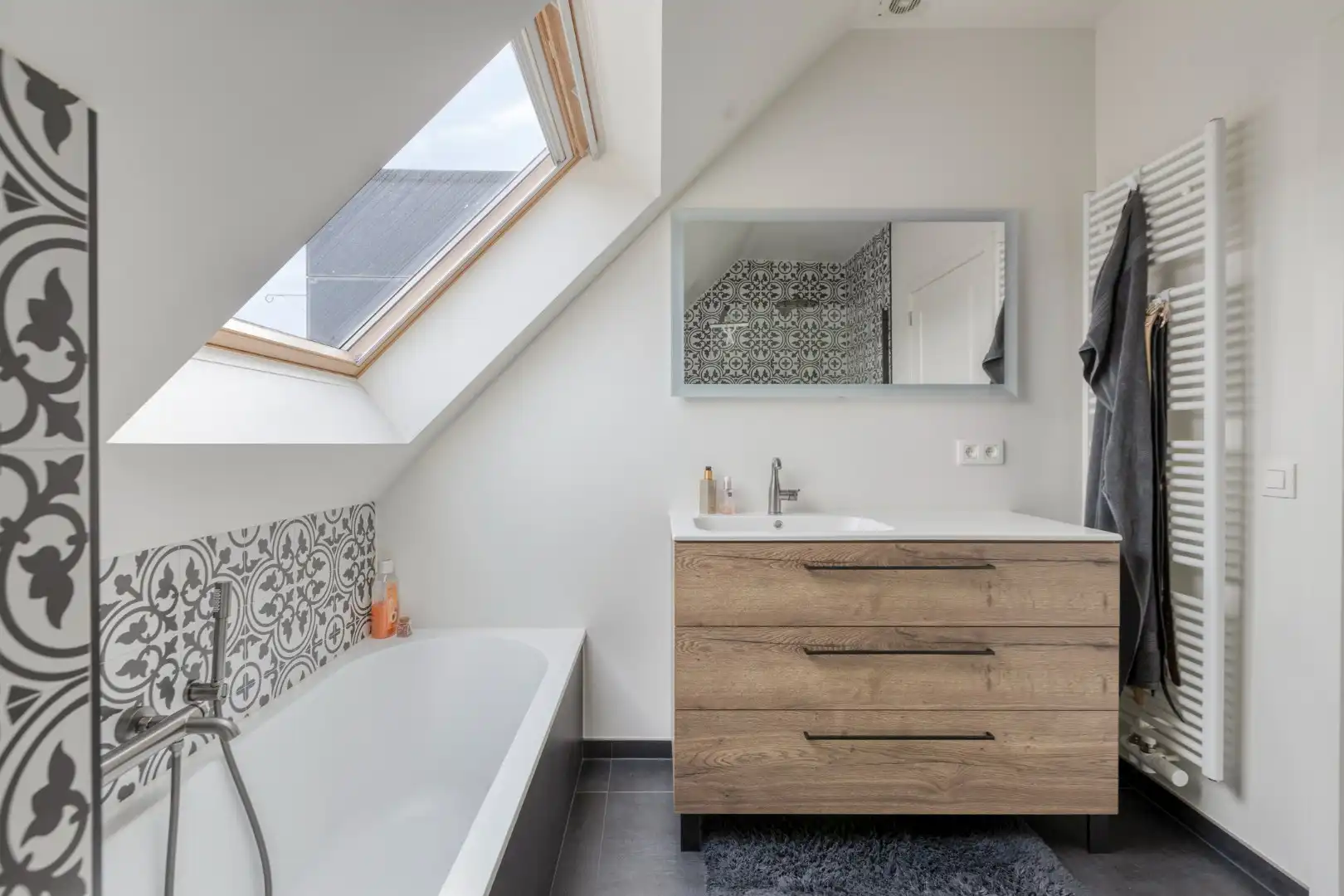 Ruim appartement met 3 slpks en prachtig terras, op wandel afstand van het centrum !  foto 24