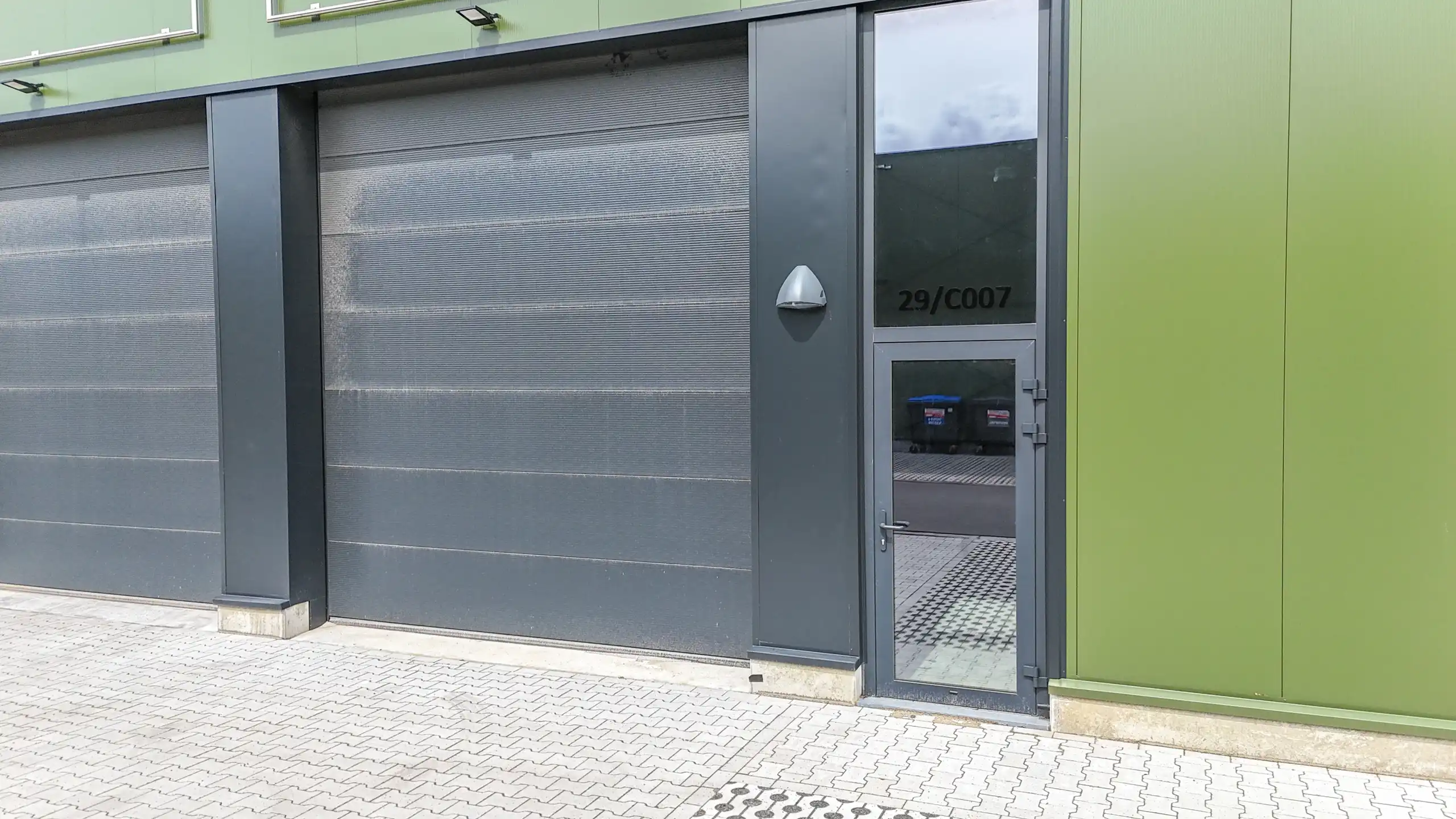 Nieuwbouw KMO-unit van 216 m² op topligging in Beringen! foto 12