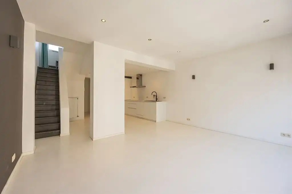 Gerenoveerd duplex appartement met 2 slaapkamers en gigantisch terras  foto 3
