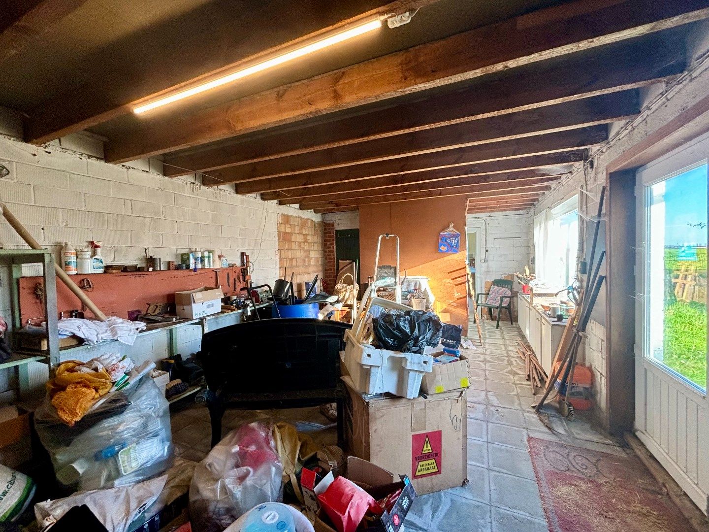 Goed onderhouden half open woning met 3 slpks, tuin en garage. foto 11