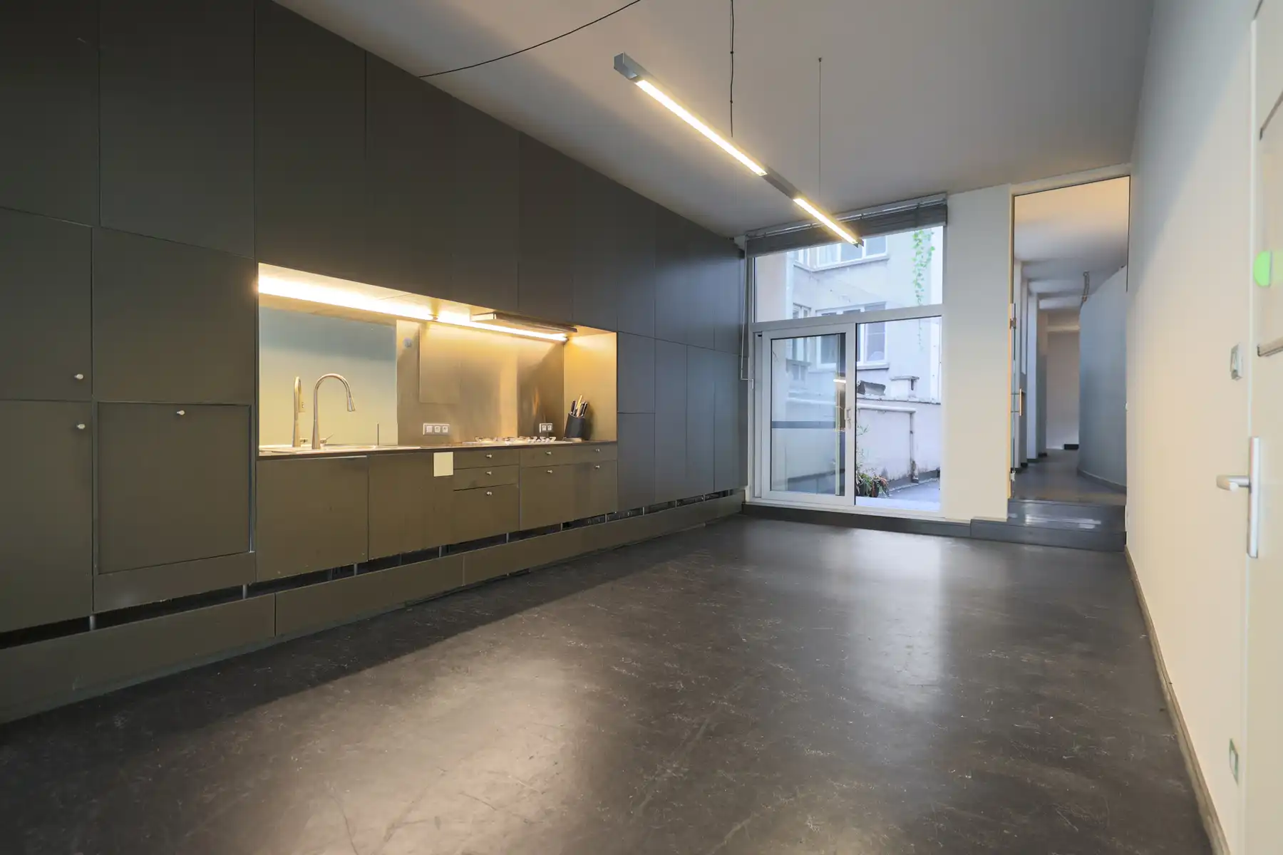 Uniek appartement met loftgevoel en terras foto 6