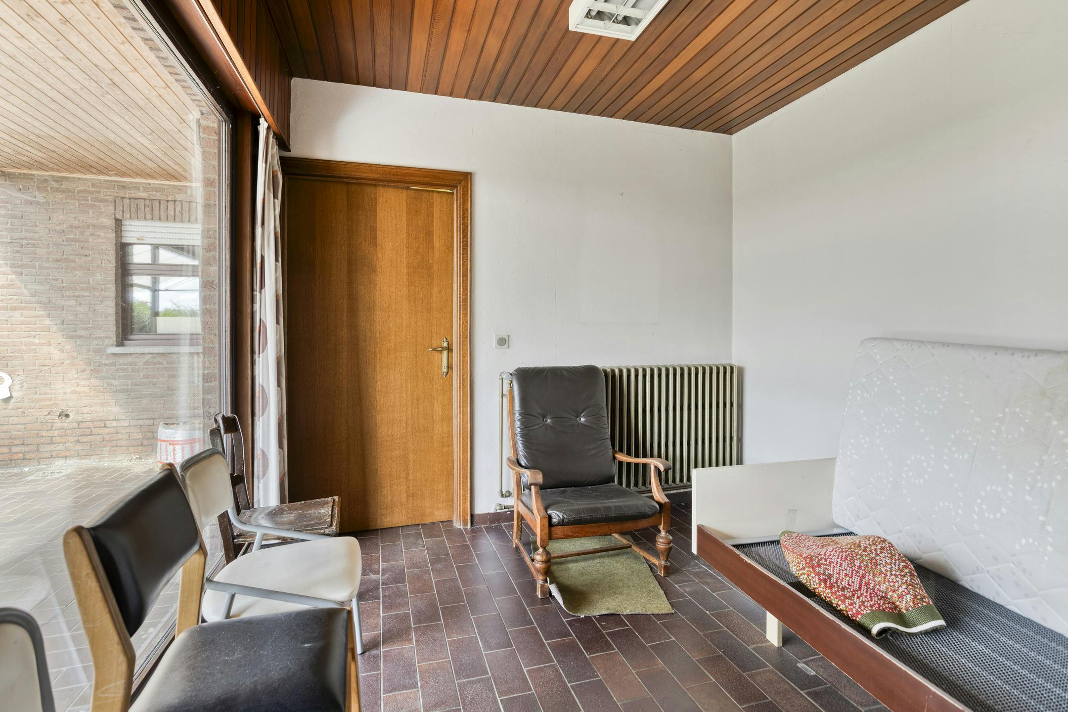 Te renoveren woning te koop net buiten het centrum van Retie foto 10