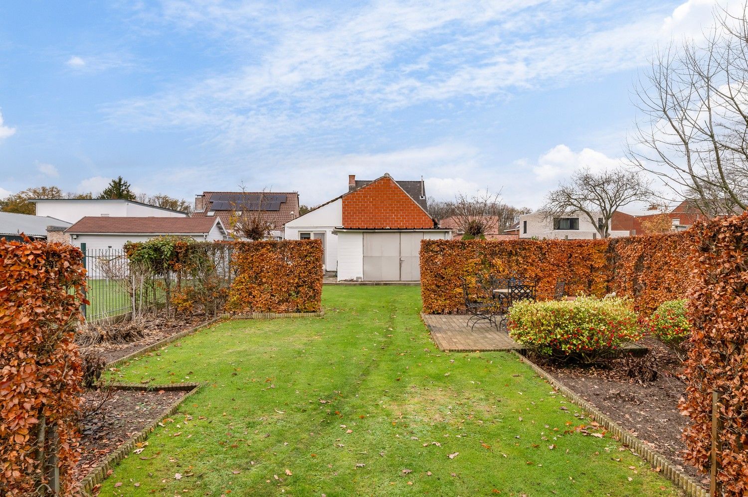 Ruime, instapklare pastorijwoning met bijgebouw op 1 180 m². foto 35