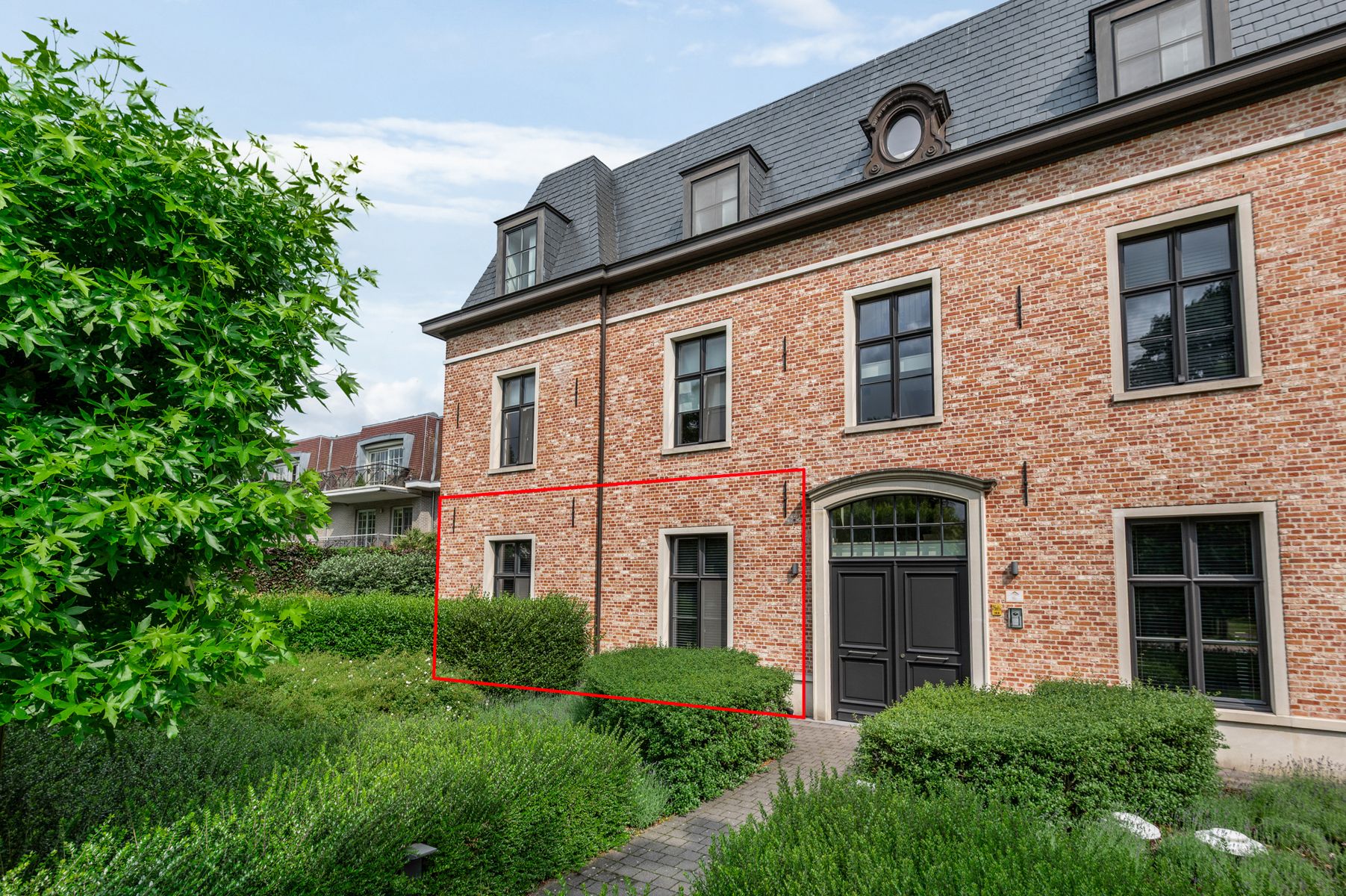 Luxe gelijkvloersapp. met ondergrondse parking en tuin. foto 35