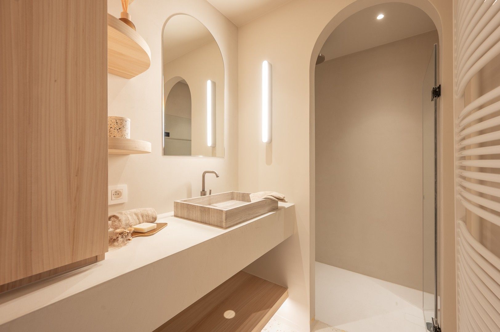 Fantastisch gerenoveerd appartement met adembenemend zeezicht op de zeedijk. foto 13