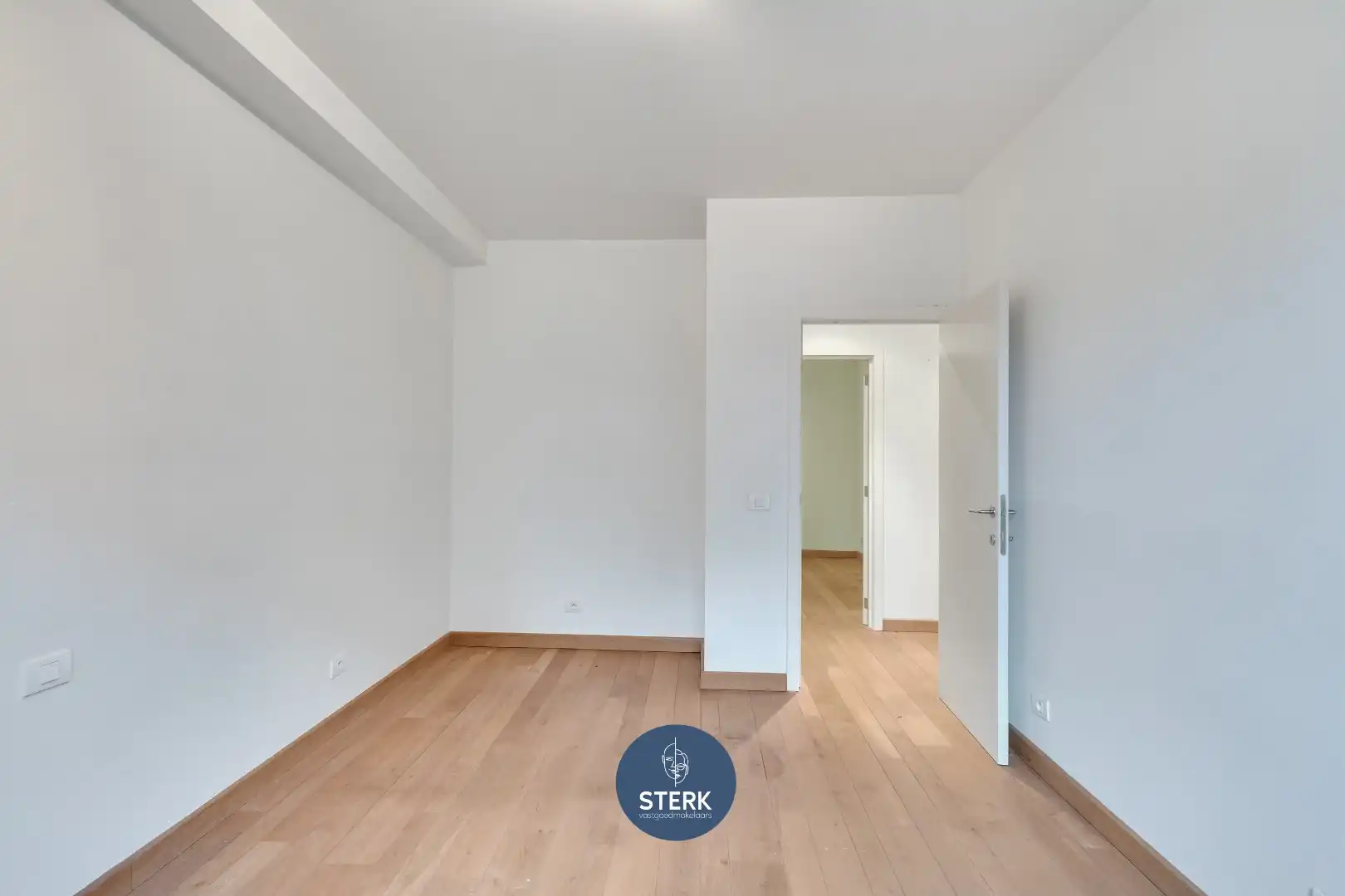 GELIJKVLOERS APPARTEMENT MET 2 SLPKS IN 'HET MOOISTE DORP VAN VLAANDEREN' !  foto 17