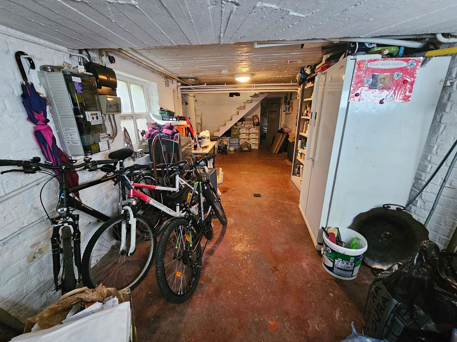 Goed gelegen woning met 5 slaapkamers en garage foto 16