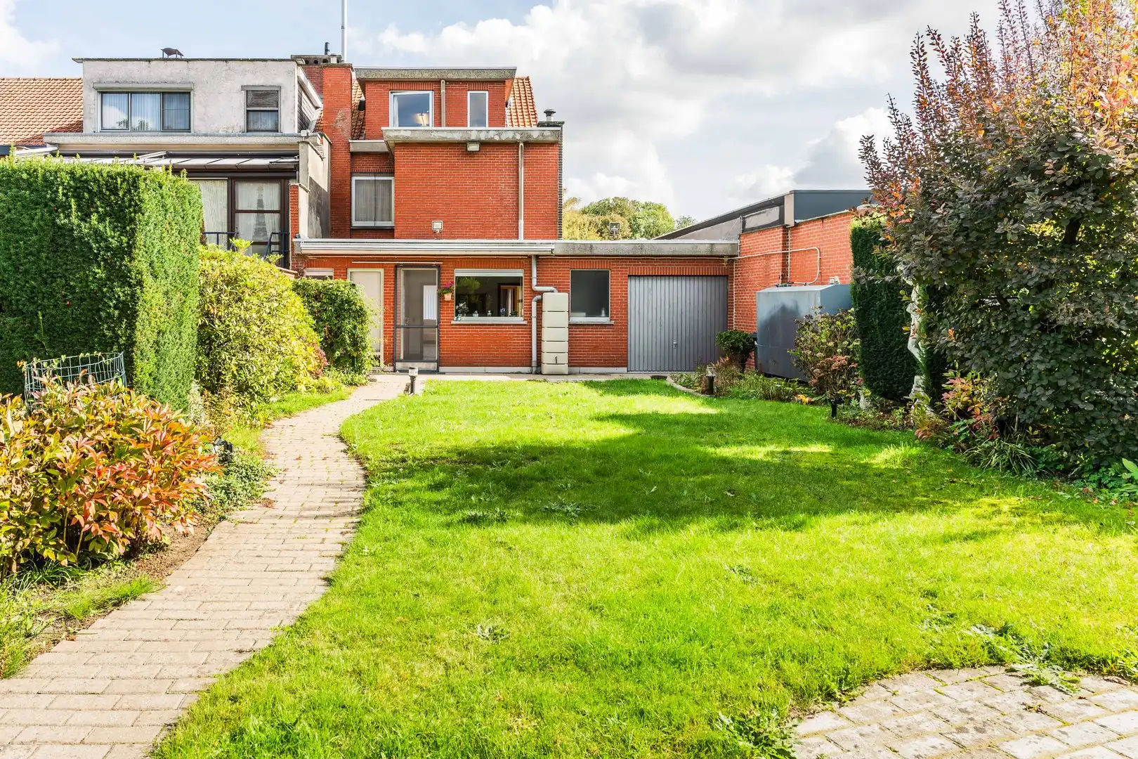 Te renoveren halfopen woning met diepe tuin foto 22