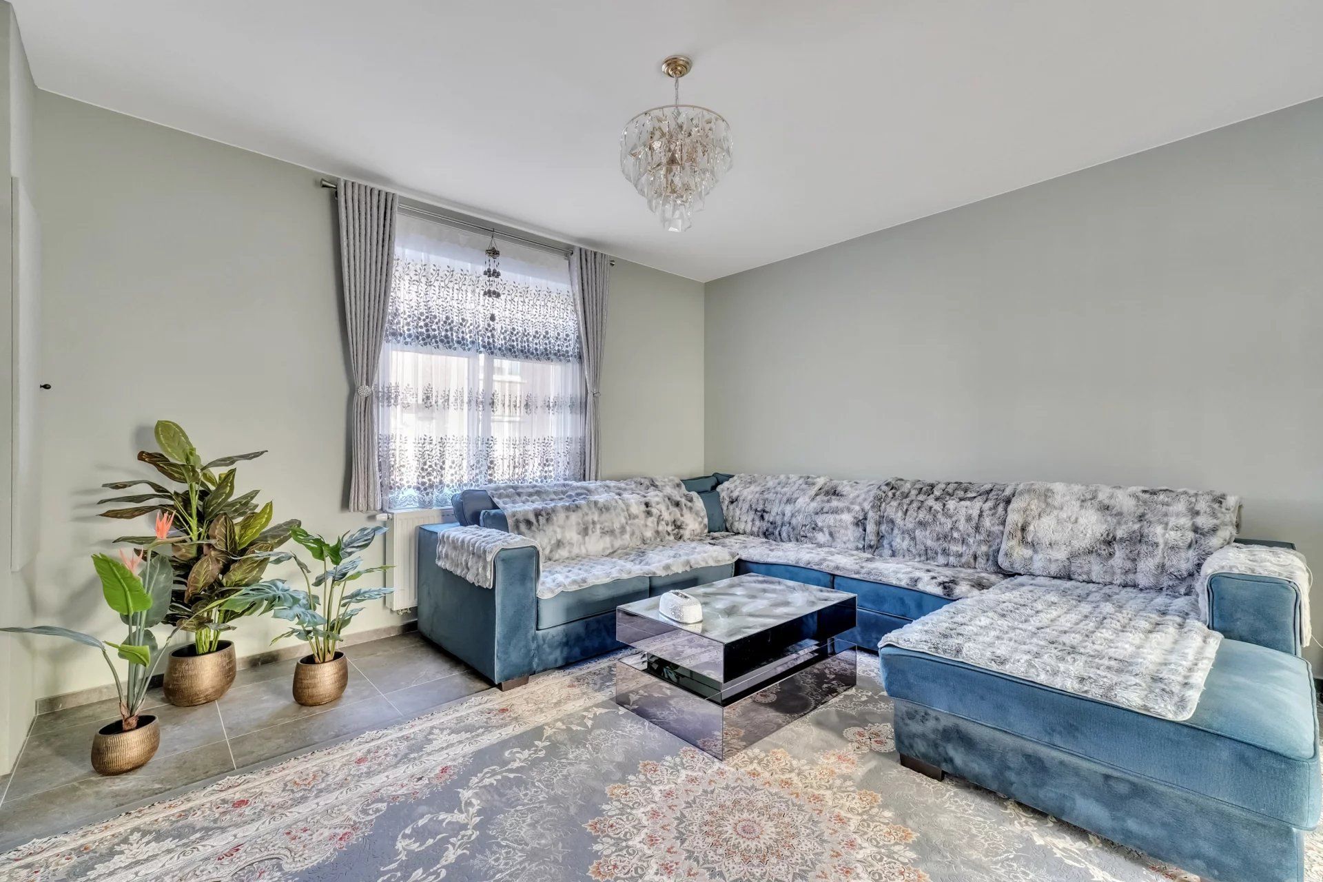 Ruime rijwoning nabij centrum Sint-Truiden foto 4