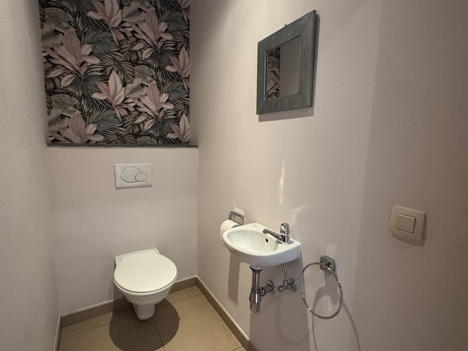 Modern instapklaar 2 slaapkamer appartement foto 18