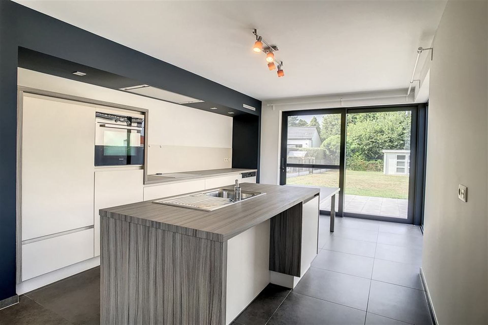 Moderne Halfopen Bebouwing met 5 Slaapkamers  foto 10