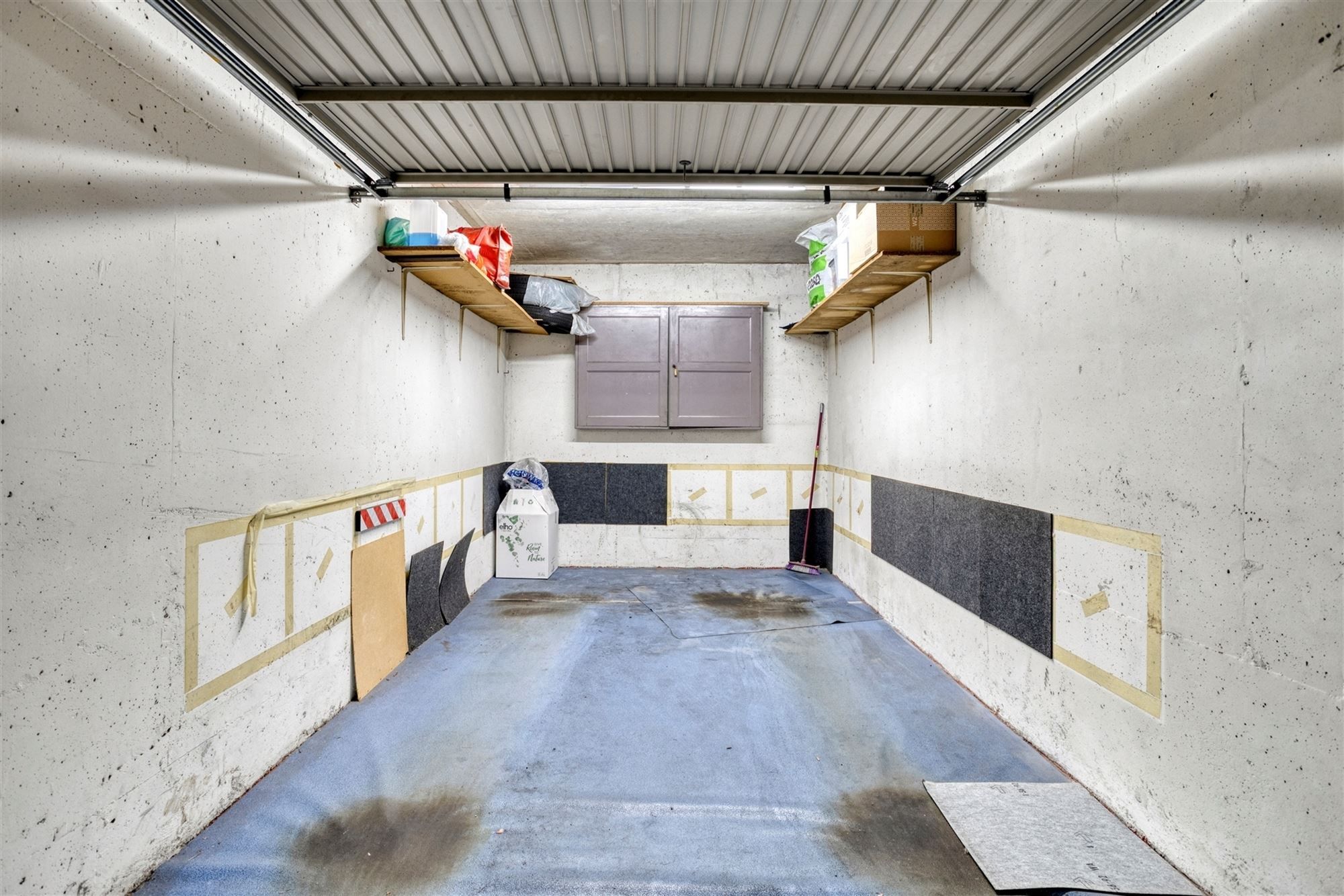 Garagebox op het Sporthalplein in centrum Wilrijk foto 2