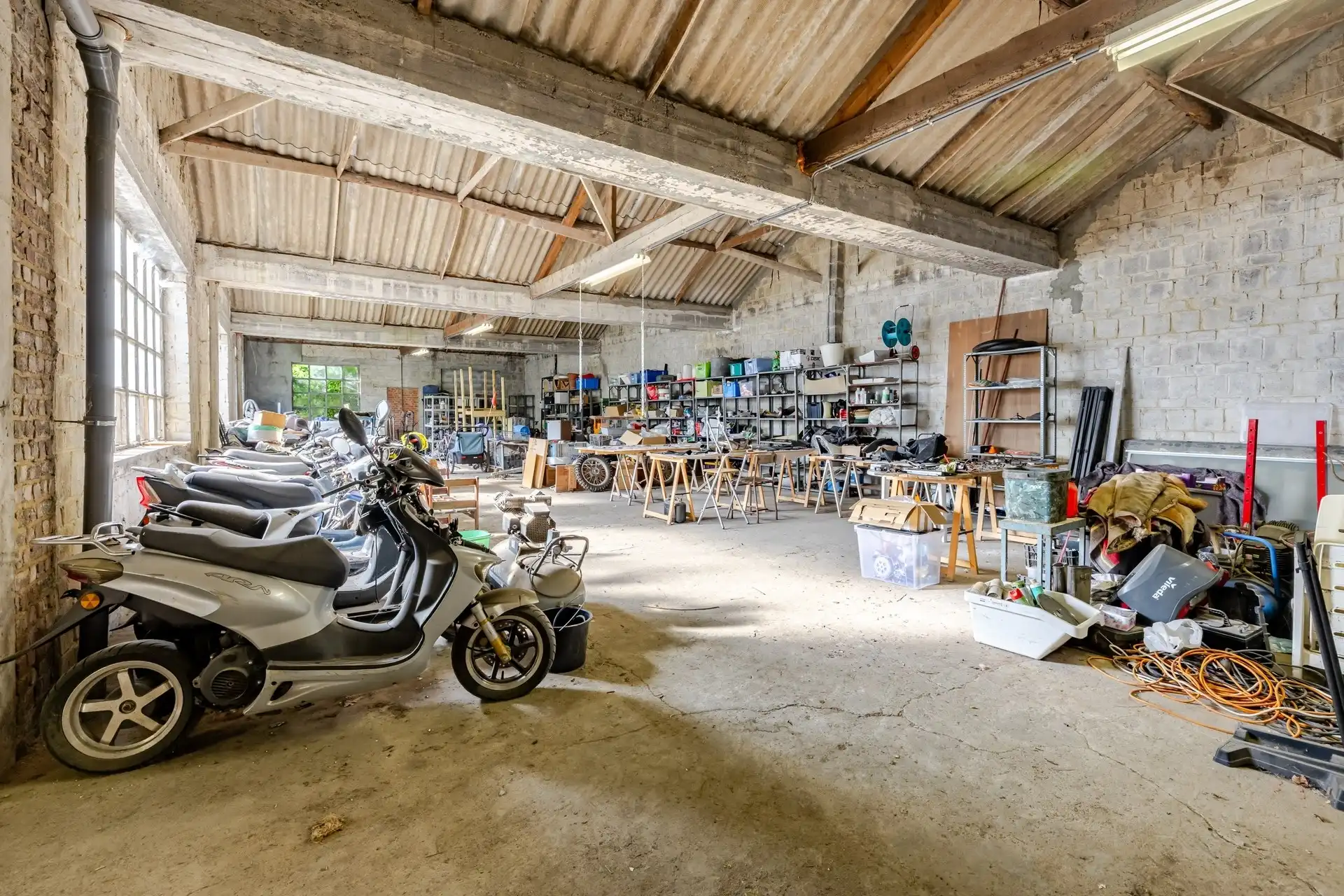 Karaktervol herenhuis met art-decoallure, ruime magazijnen en zuidgerichte tuin  foto 29