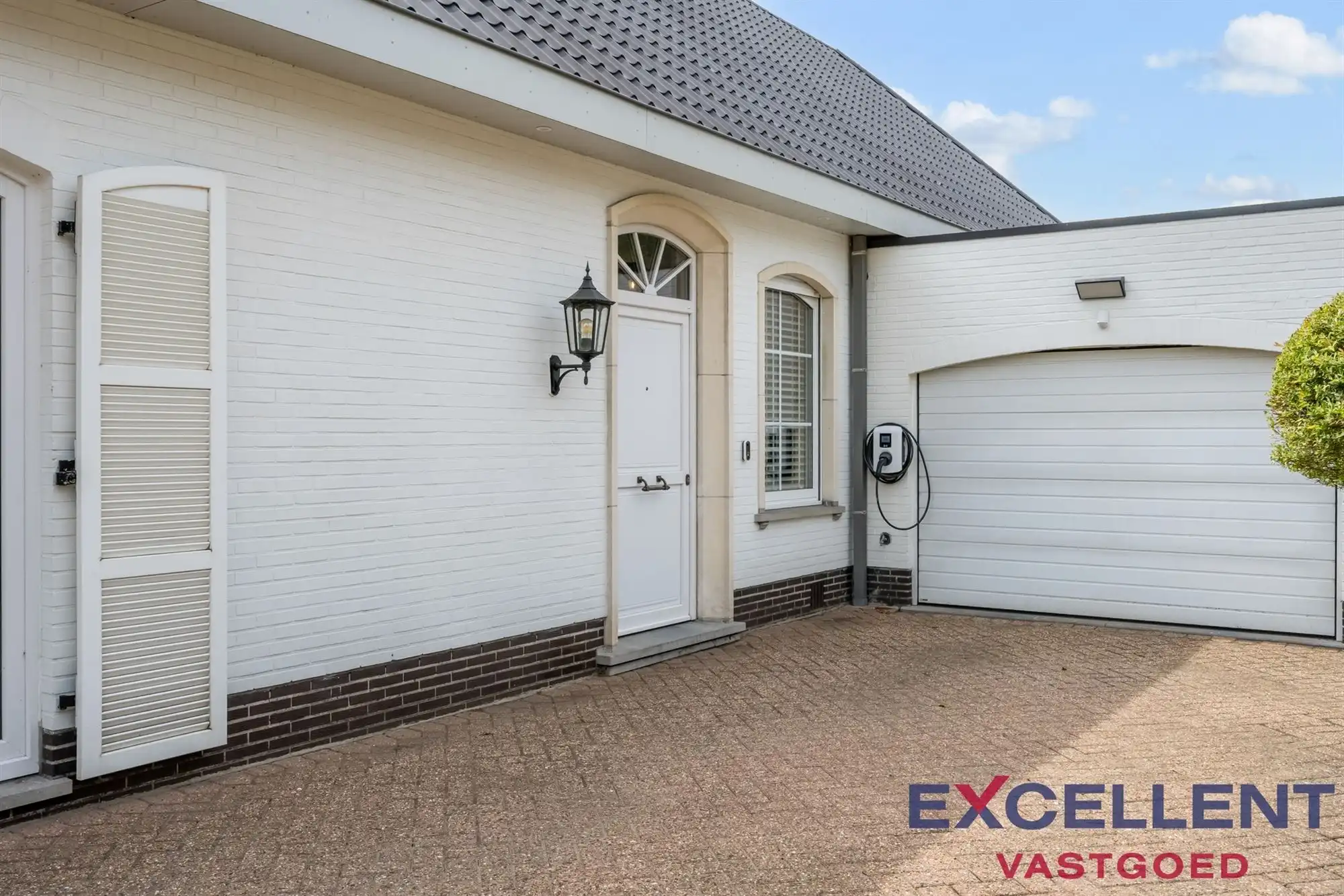 Modern gerenoveerde en riante villa met verzicht te koop foto 3
