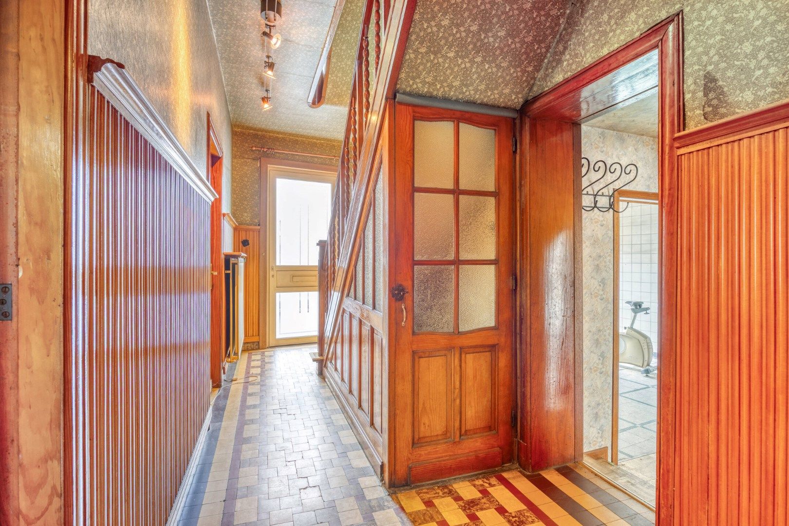 Ruime gezinswoning met veelzijdige indeling en tuin in de Platte Lostraat – EPC 697 kWh/m² – bewoonbare oppervlakte 259 m² foto 3