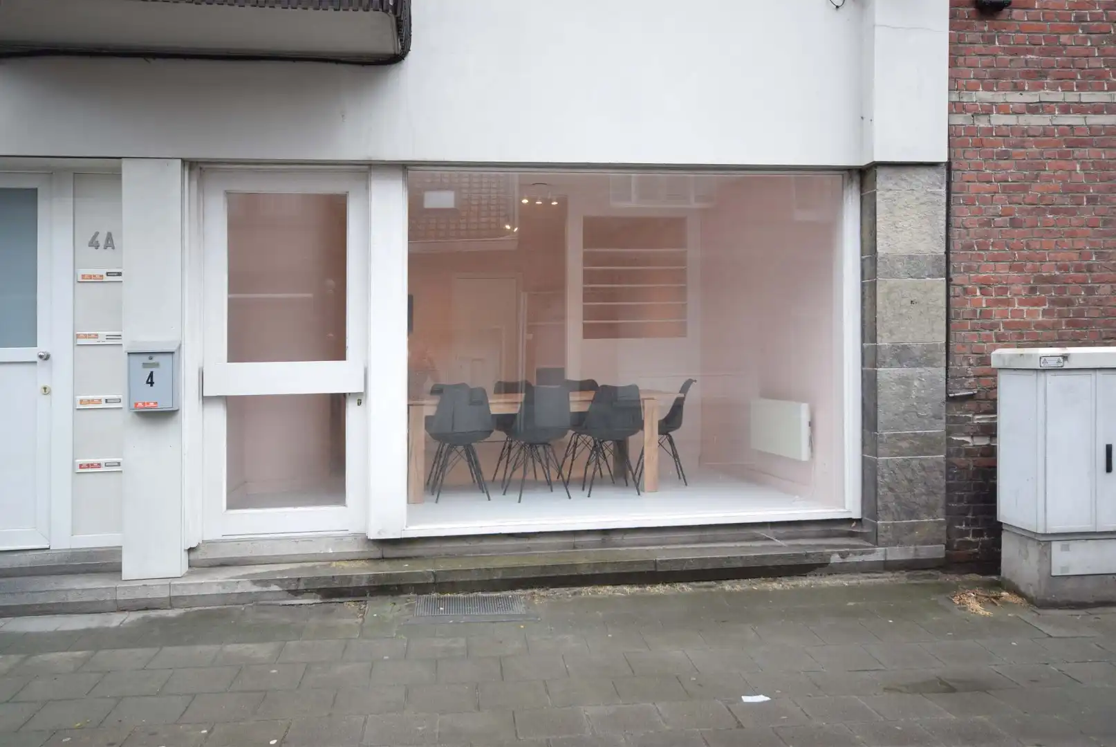 CENTRAAL GELEGEN KLEINE WINKELRUIMTE IN HET STADSCENTRUM foto 5