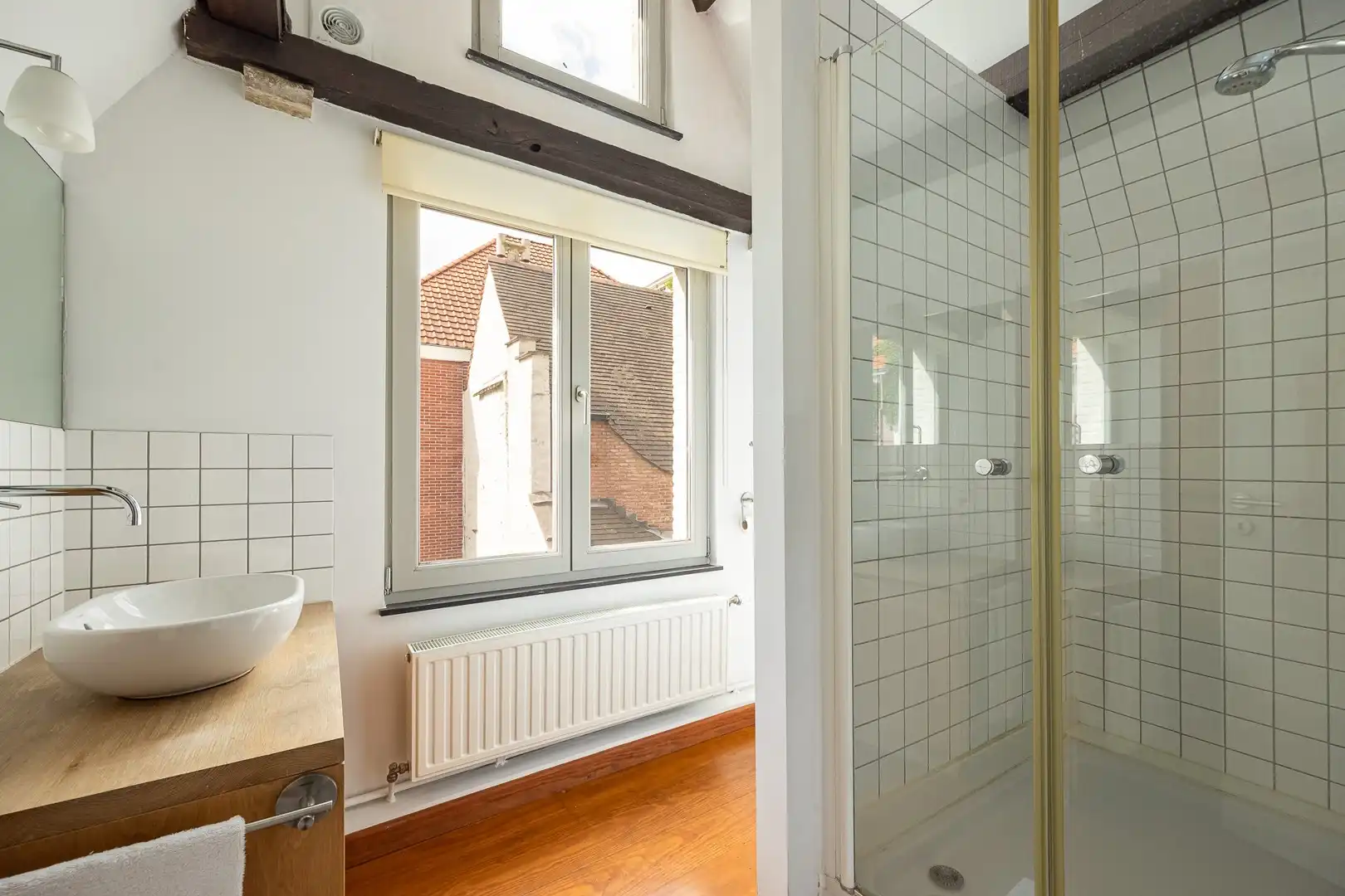 TRAPGEVELWONING MET TUIN foto 18