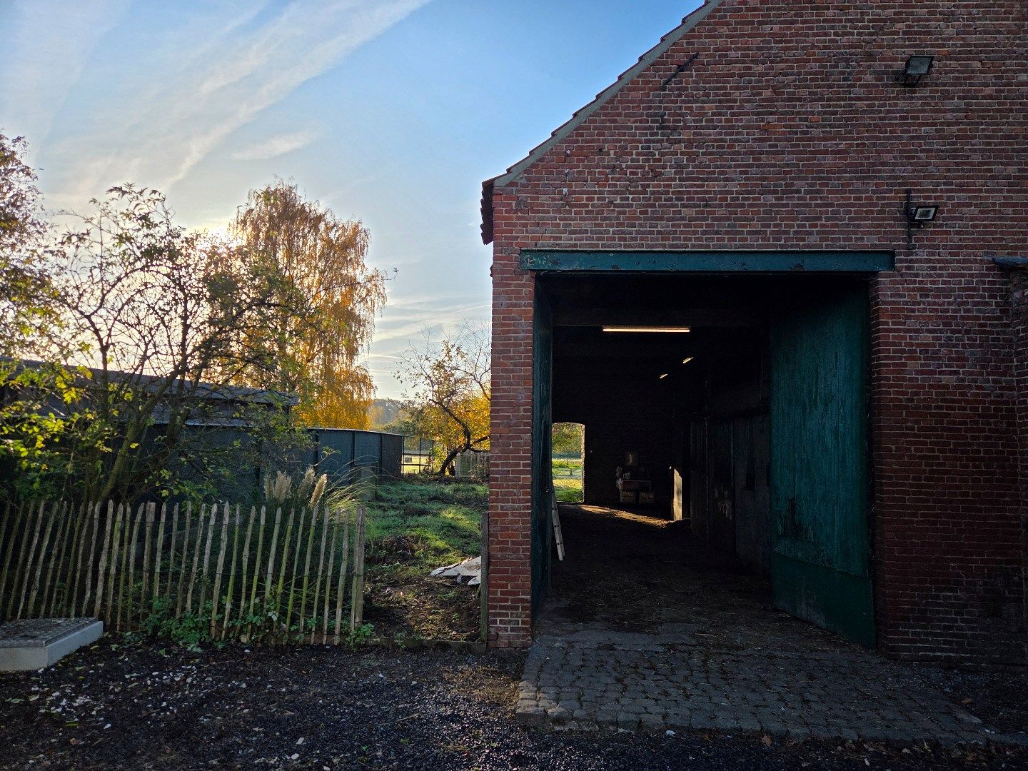 Woning met 3 slpks, schuur met 3 stallen en weiland op 2.288 m² nabij Geel-centrum ! foto 26