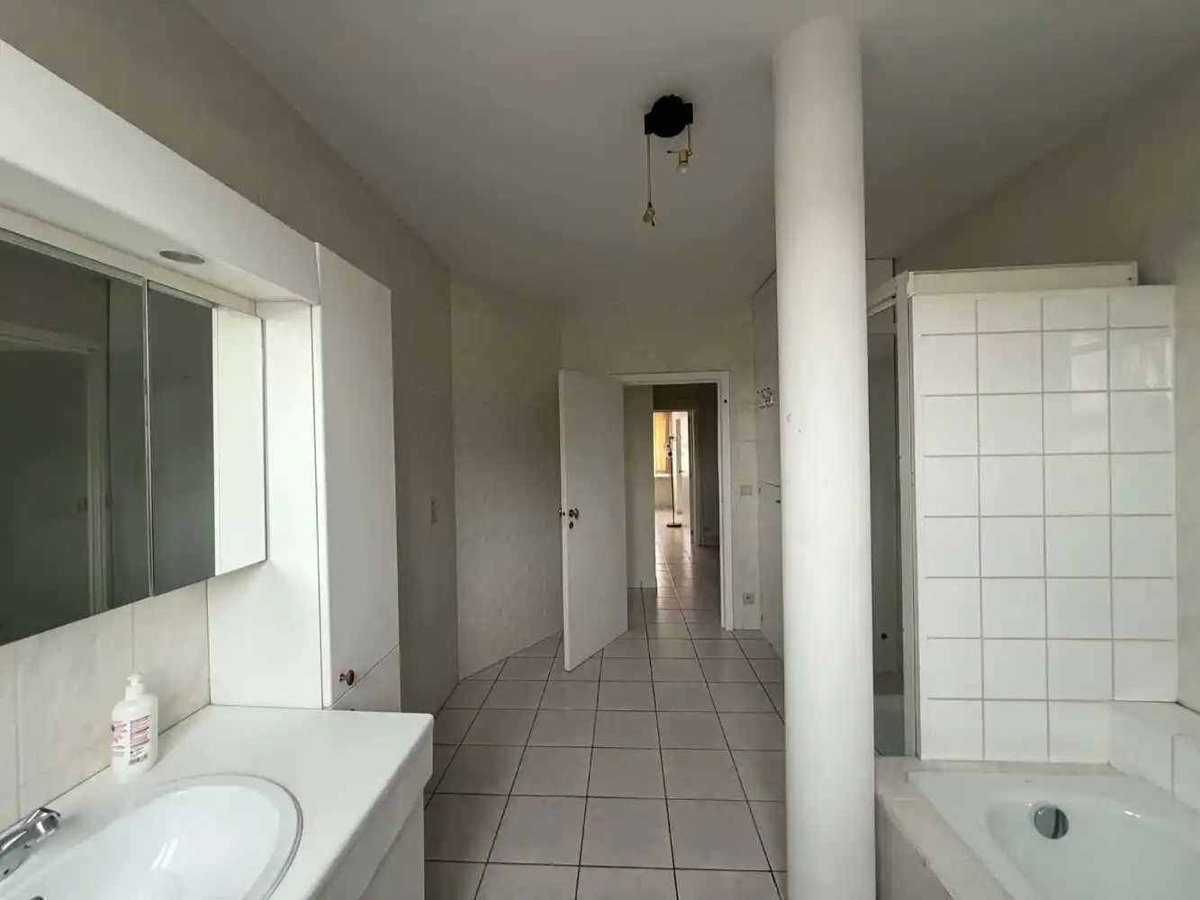 SUPER RUIM APPARTEMENT INCLUSIEF GARAGEBOX foto 5