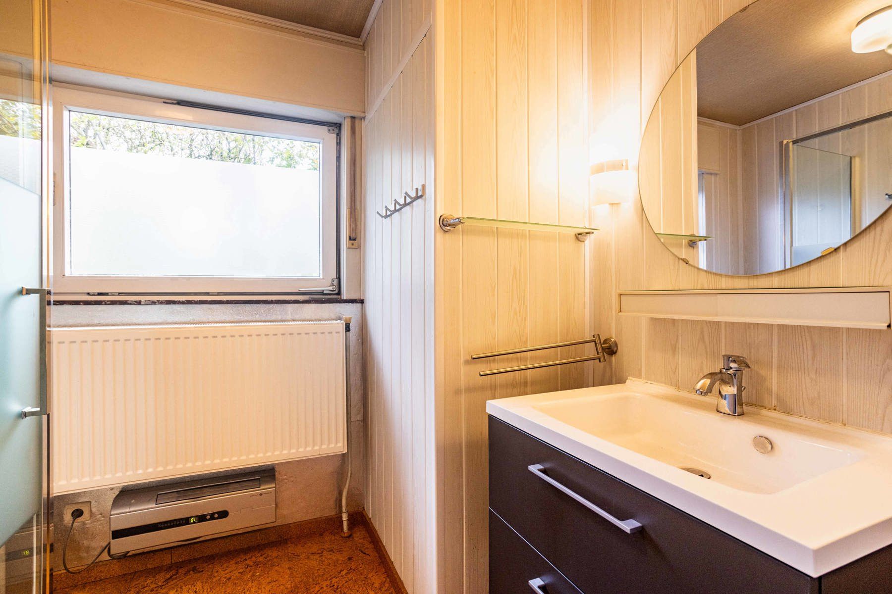 Ruime gezinswoning met 5 SLPK en bureau foto 27
