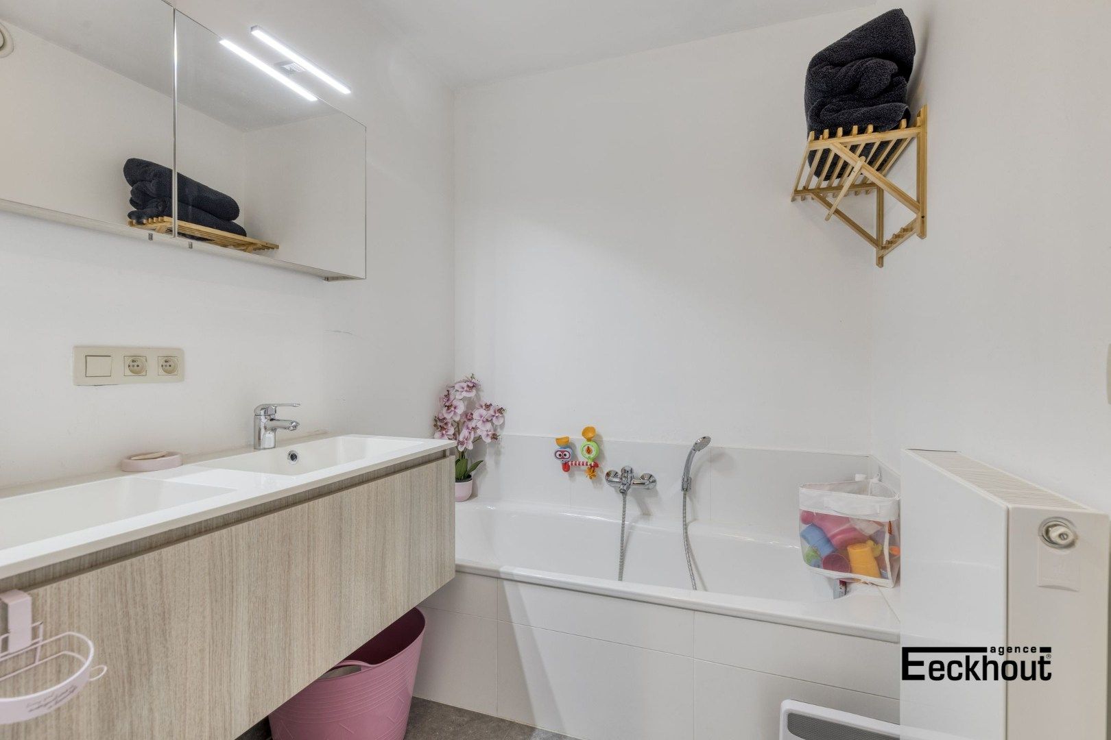 Instapklaar appartement in recente residentie nabij het strand te Mariakerke! foto 13