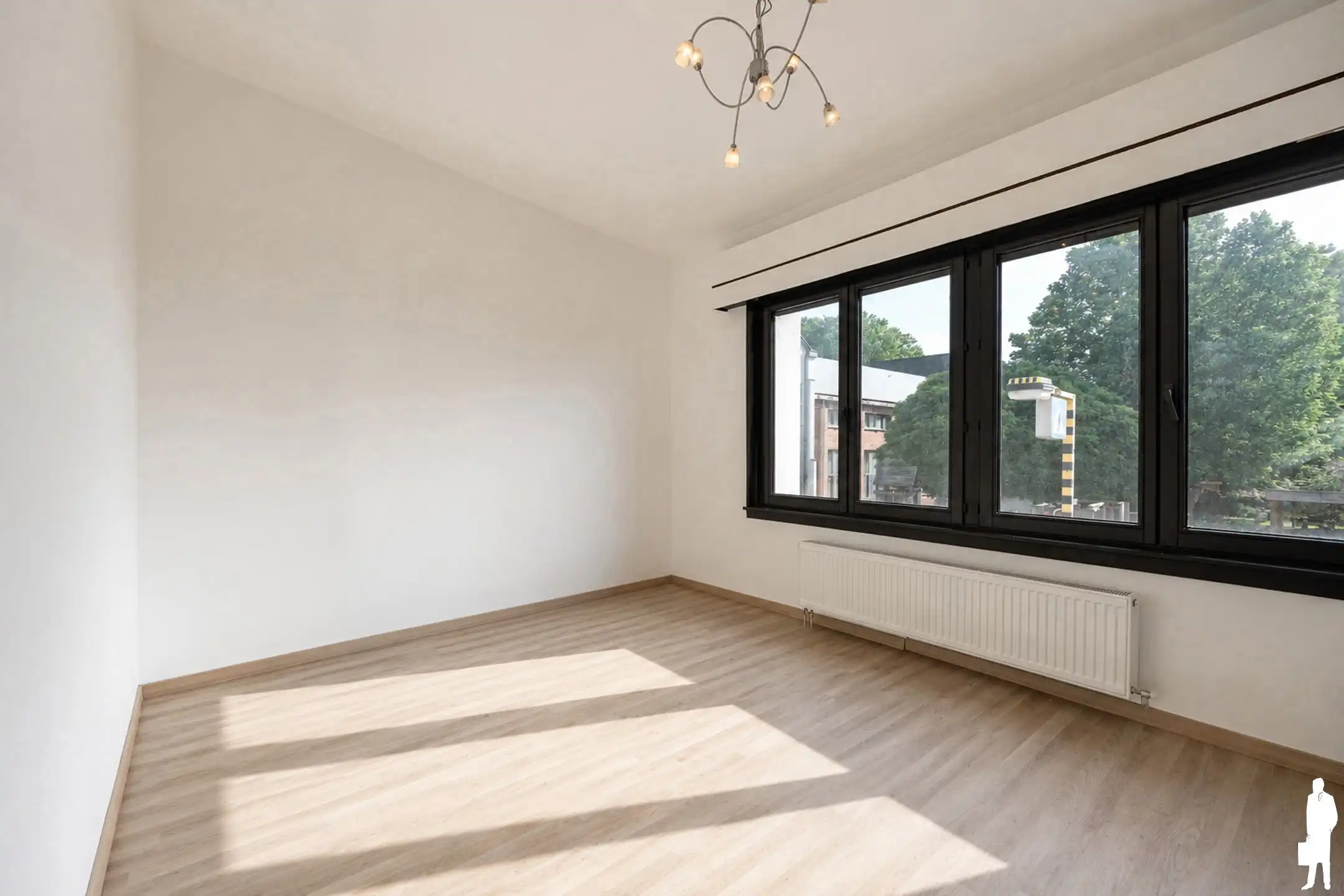 Gerenoveerde woning met garage & zonnige tuin in Steendorp foto 8