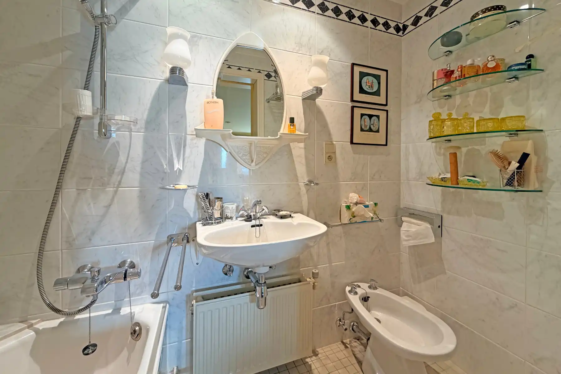 Te renoveren appartement gelegen op de Zeedijk-Het Zoute foto 3