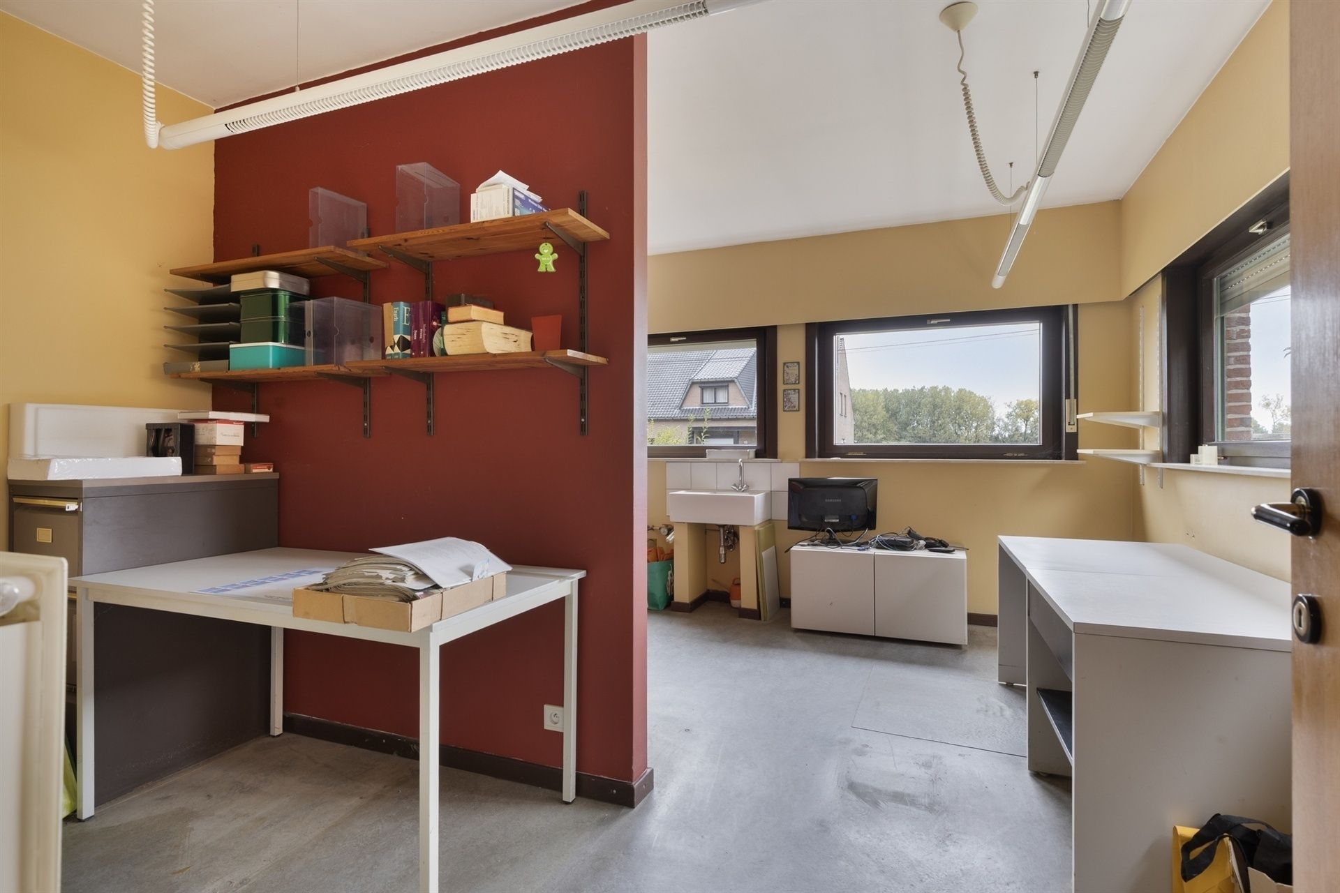 Ruime woning met 5 kamers en 2 badkamers foto 11