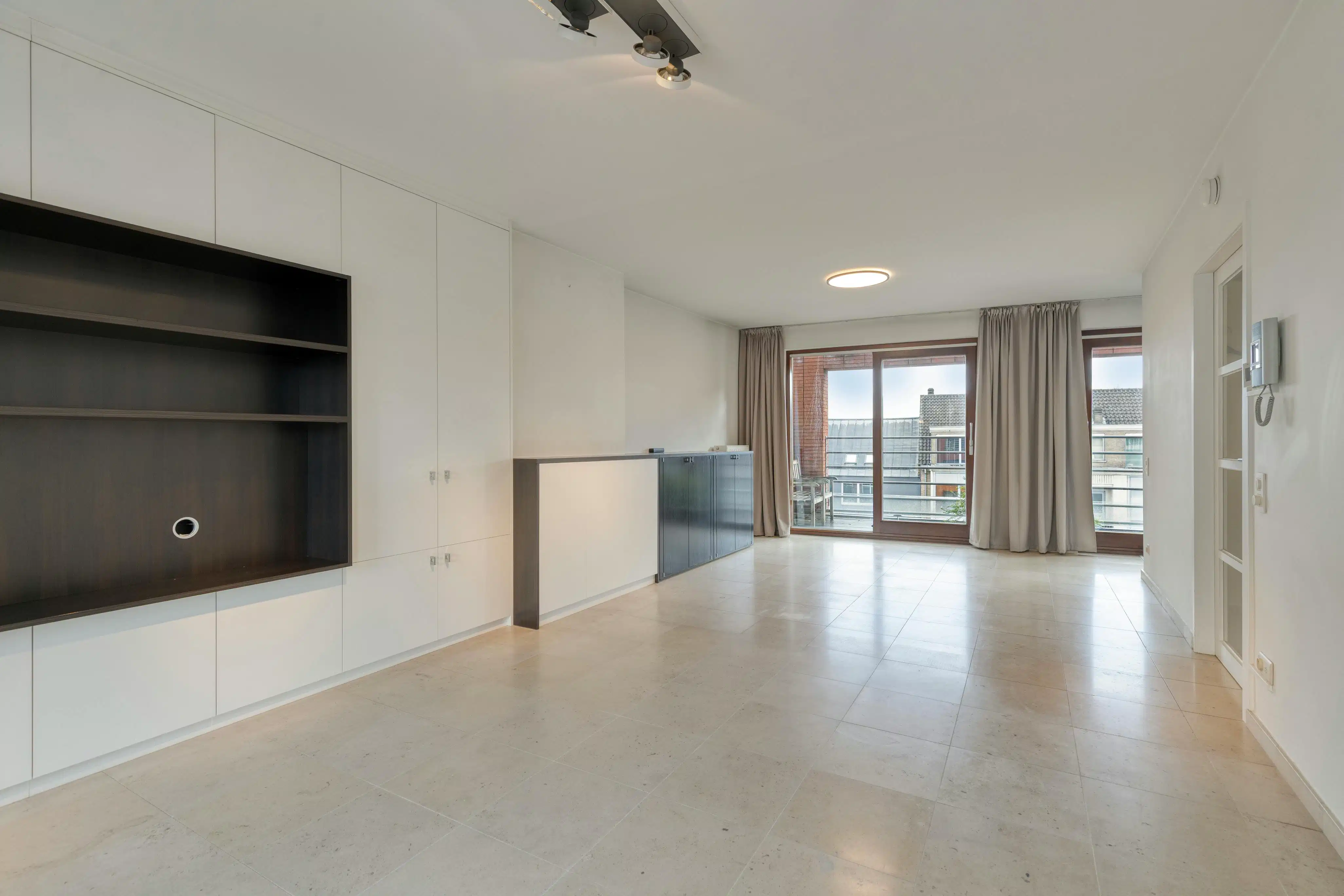 Lichtrijk appartement met 3 slaapkamers te koop in Brugge foto 2