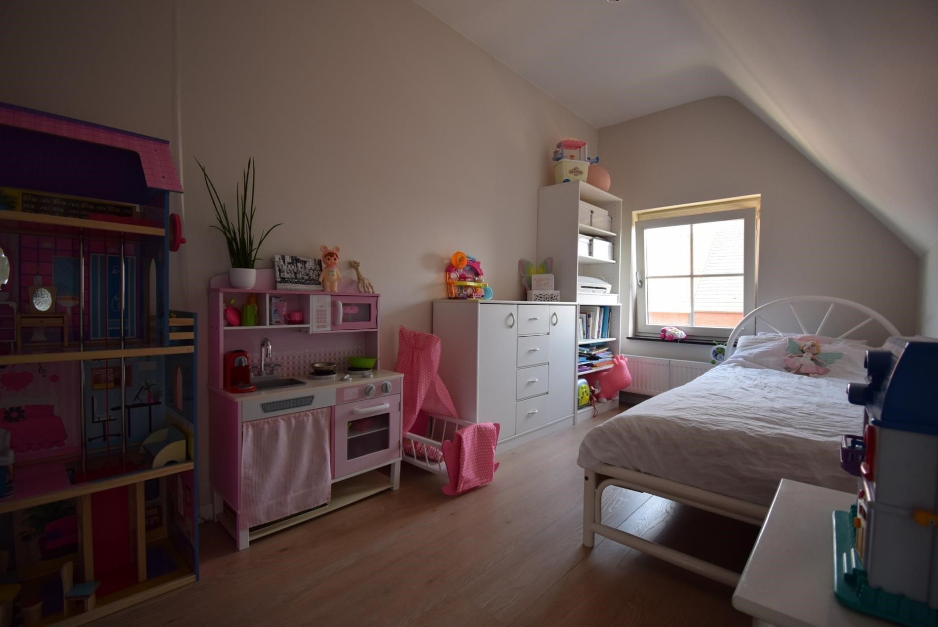 INSTAPKLAAR TWEE- SLAAPKAMER APPARTEMENT MET TERRAS foto 10