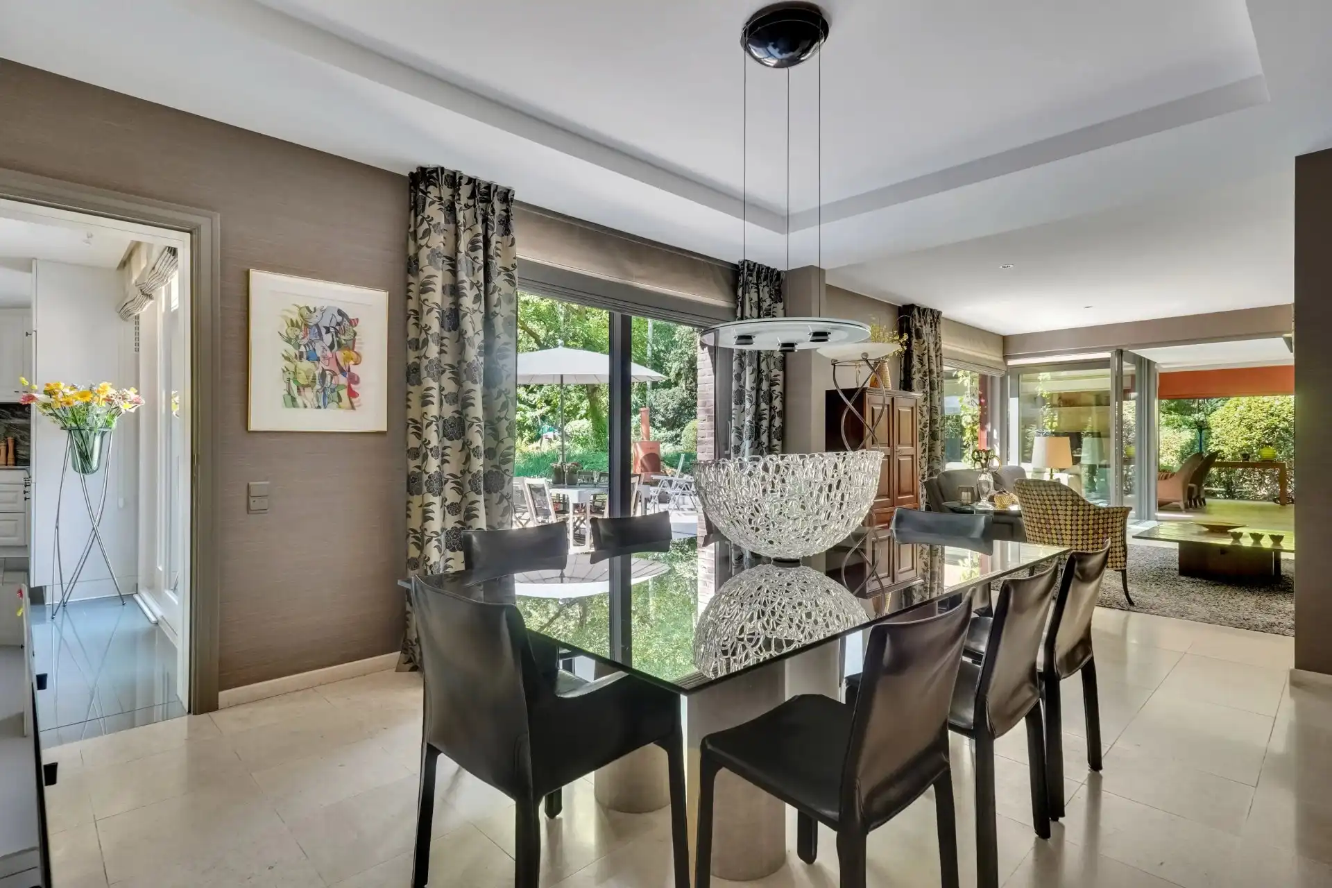 Exclusieve Residentiële Villa met Tijdloze Elegantie en Uitzonderlijk Wooncomfort foto 16