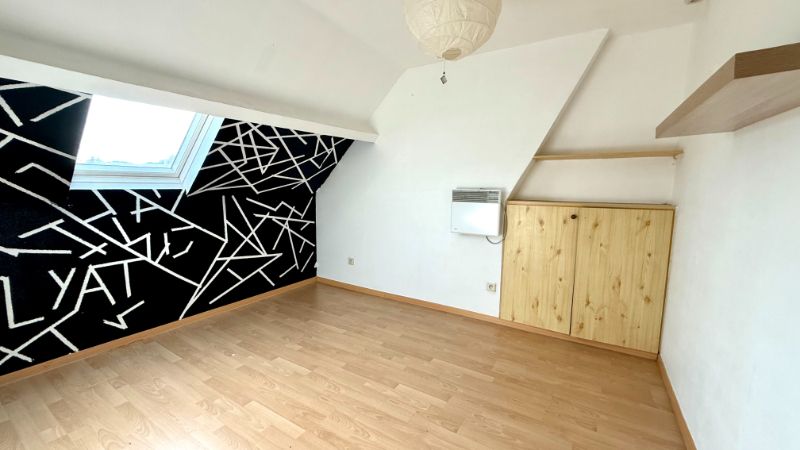 Gezellige te renoveren rijwoning met 4 kamers en garage foto 12